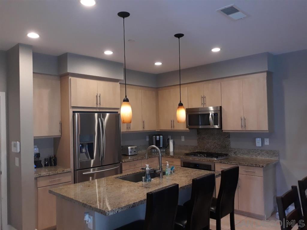 Detail Gallery Image 5 of 28 For 1660  Fairlead Ave, Carlsbad,  CA 92011 - 3 Beds | 2/1 Baths