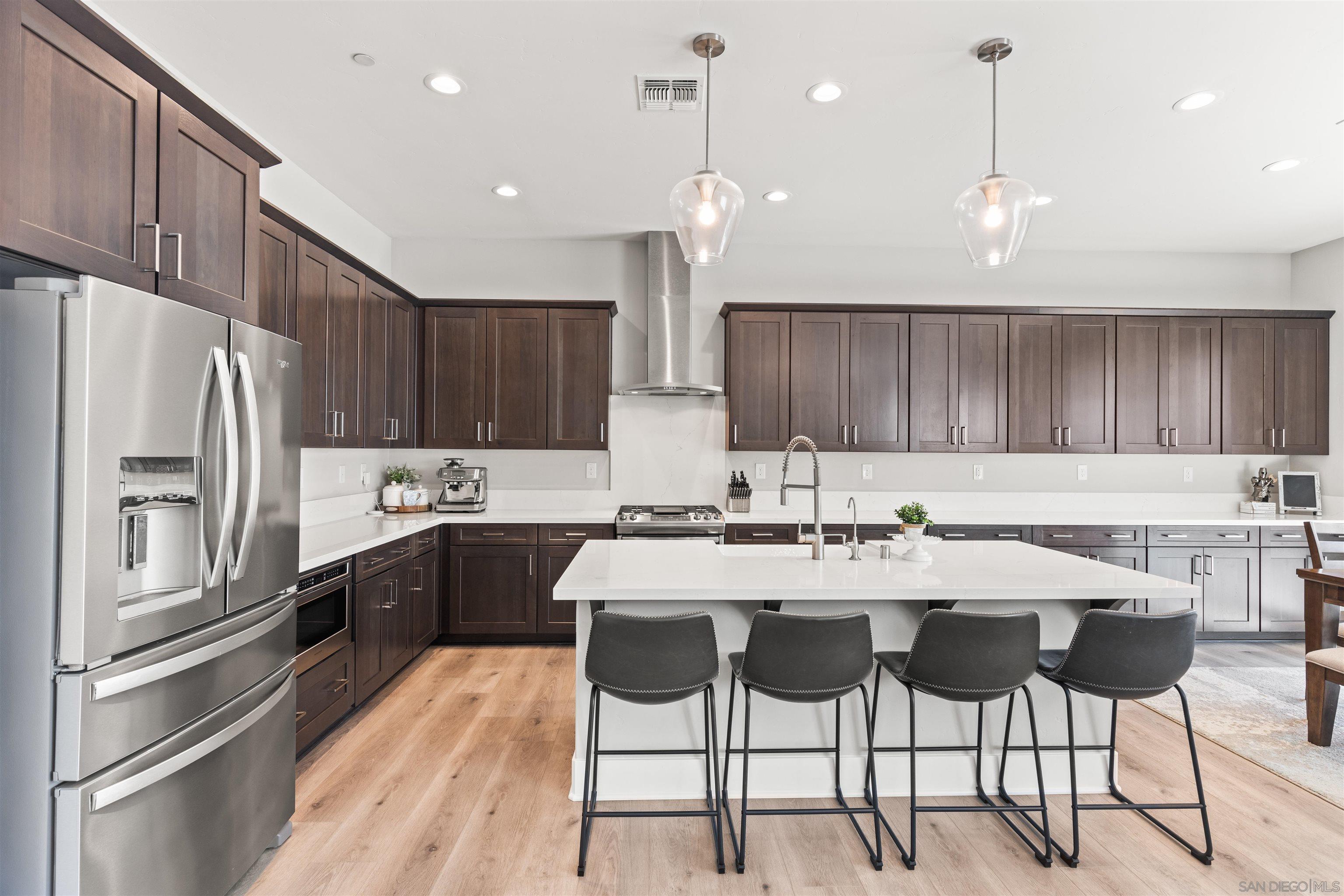 Front Image Thumbnail for SD240003179