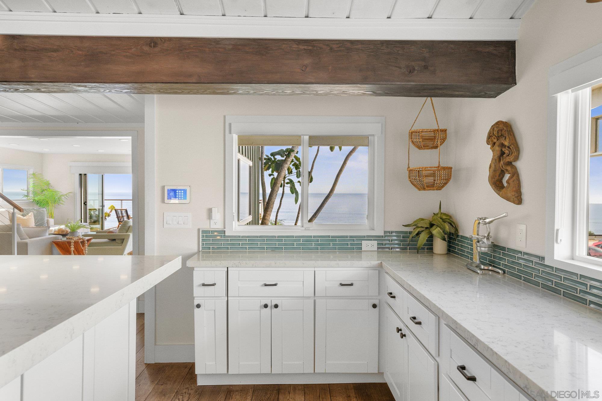 Detail Gallery Image 11 of 35 For 1571  San Elijo Ave, Cardiff By The Sea,  CA 92007 - 4 Beds | 3 Baths