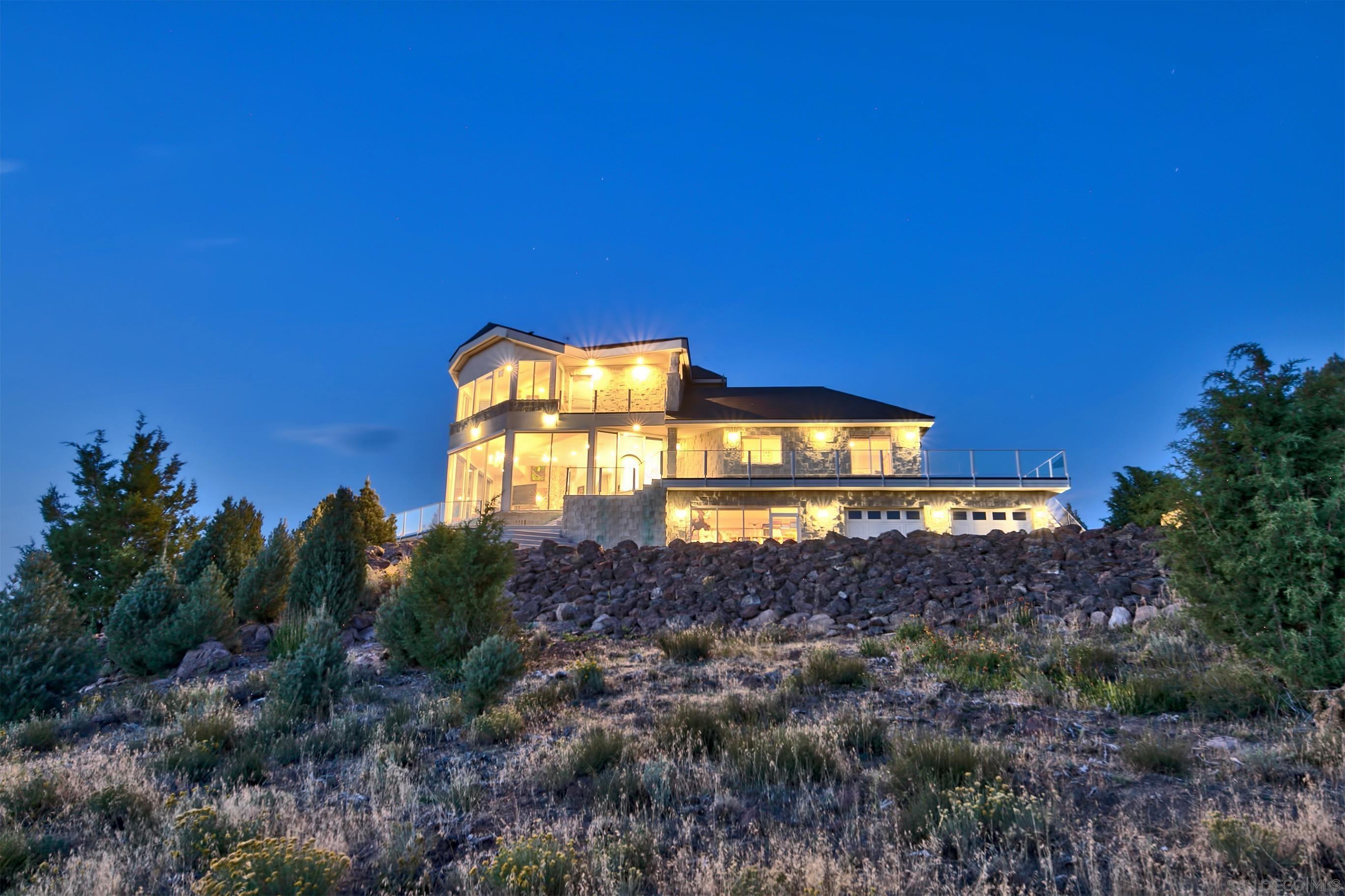 Detail Gallery Image 6 of 38 For 350  Aspen Lane, Bridgeport,  CA 93517 - 4 Beds | 3/1 Baths