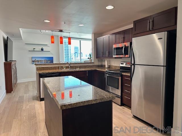 Detail Gallery Image 5 of 46 For 253  10th Ave  1302, San Diego,  CA 92101 - 2 Beds | 2 Baths