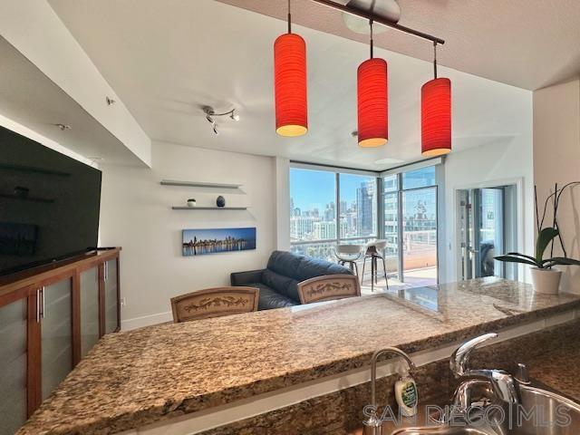 Detail Gallery Image 9 of 46 For 253  10th Ave  1302, San Diego,  CA 92101 - 2 Beds | 2 Baths