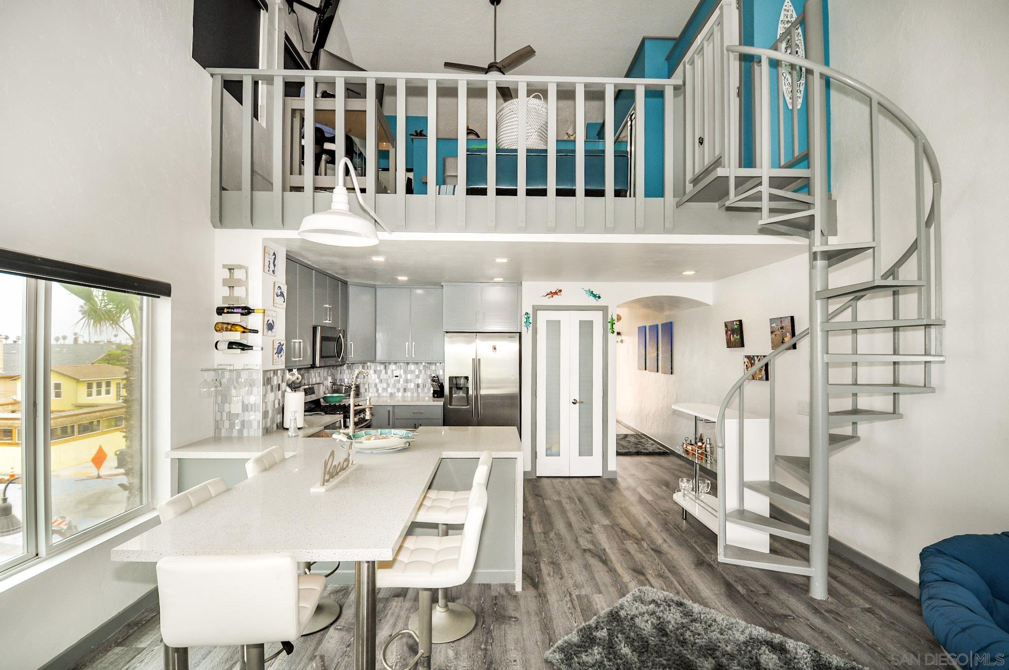 Detail Gallery Image 4 of 18 For 706  Ocean Ln, Imperial Beach,  CA 91932 - 2 Beds | 2 Baths