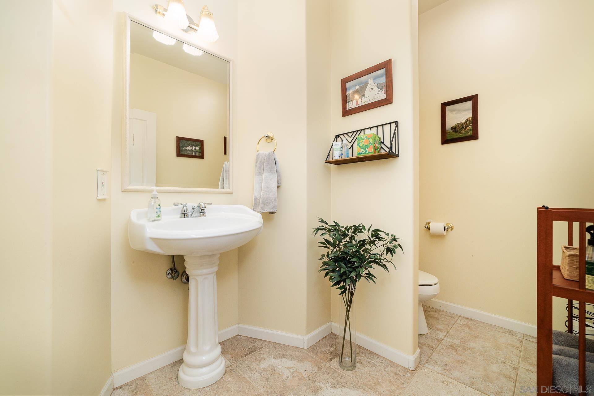 2142 Eastom Way Unit , Fallbrook, CA 92028 - Photo 24 