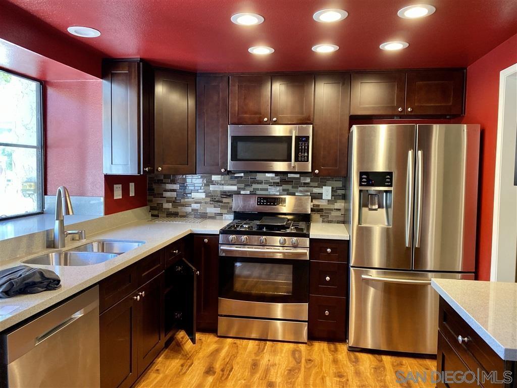 Detail Gallery Image 1 of 1 For 1651 S Juniper St  201, Escondido,  CA 92025 - 3 Beds | 2/1 Baths