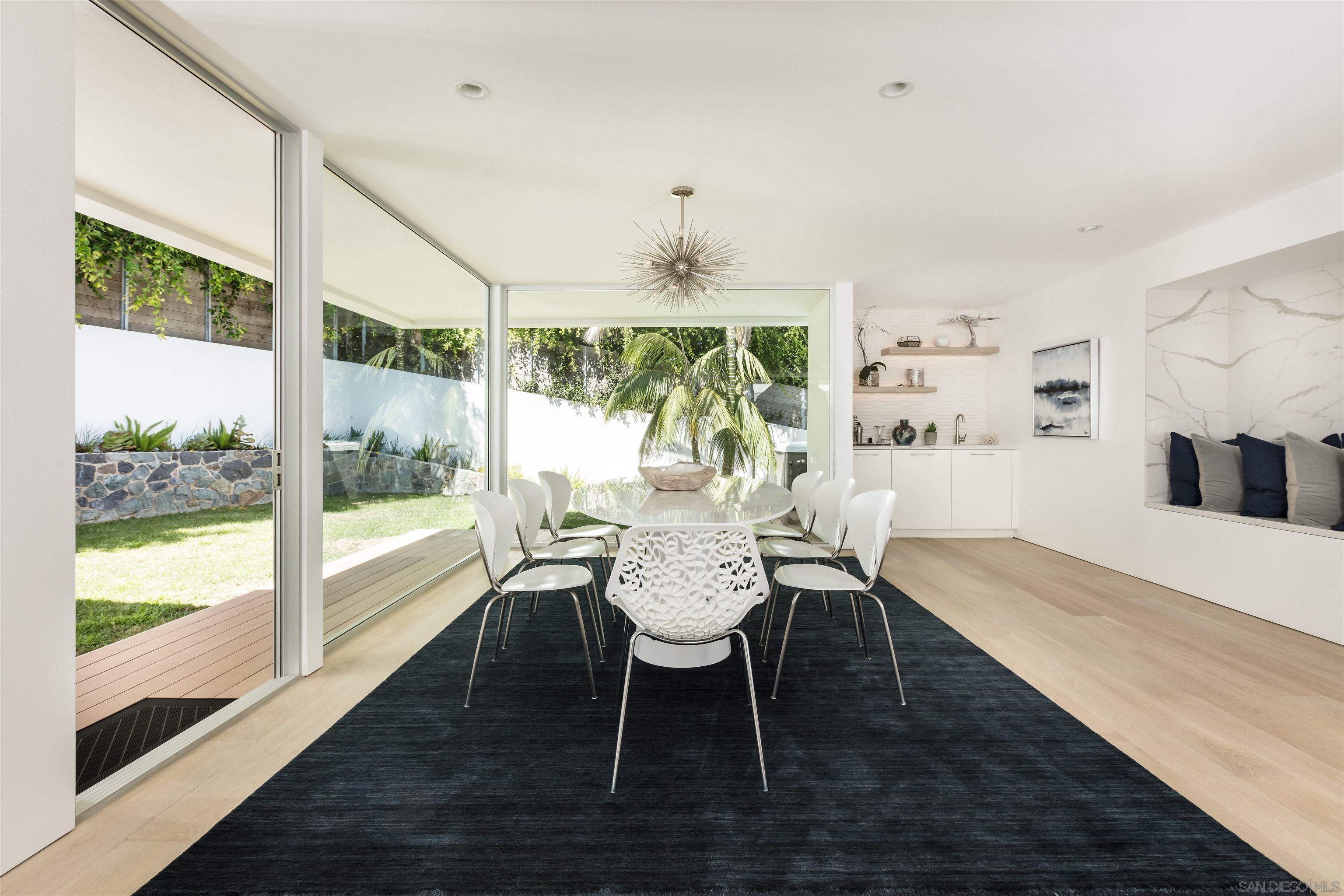 Detail Gallery Image 15 of 29 For 7502  Hillside Dr, La Jolla,  CA 92037 - 4 Beds | 3/1 Baths