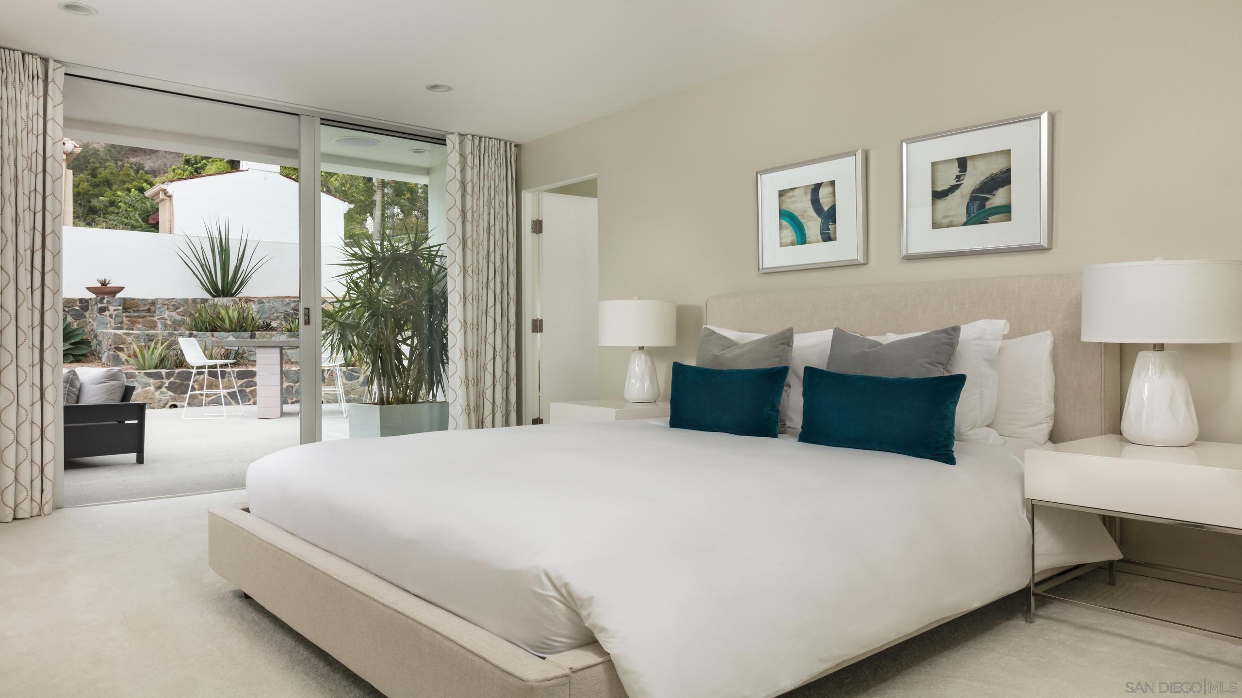 Detail Gallery Image 23 of 29 For 7502  Hillside Dr, La Jolla,  CA 92037 - 4 Beds | 3/1 Baths