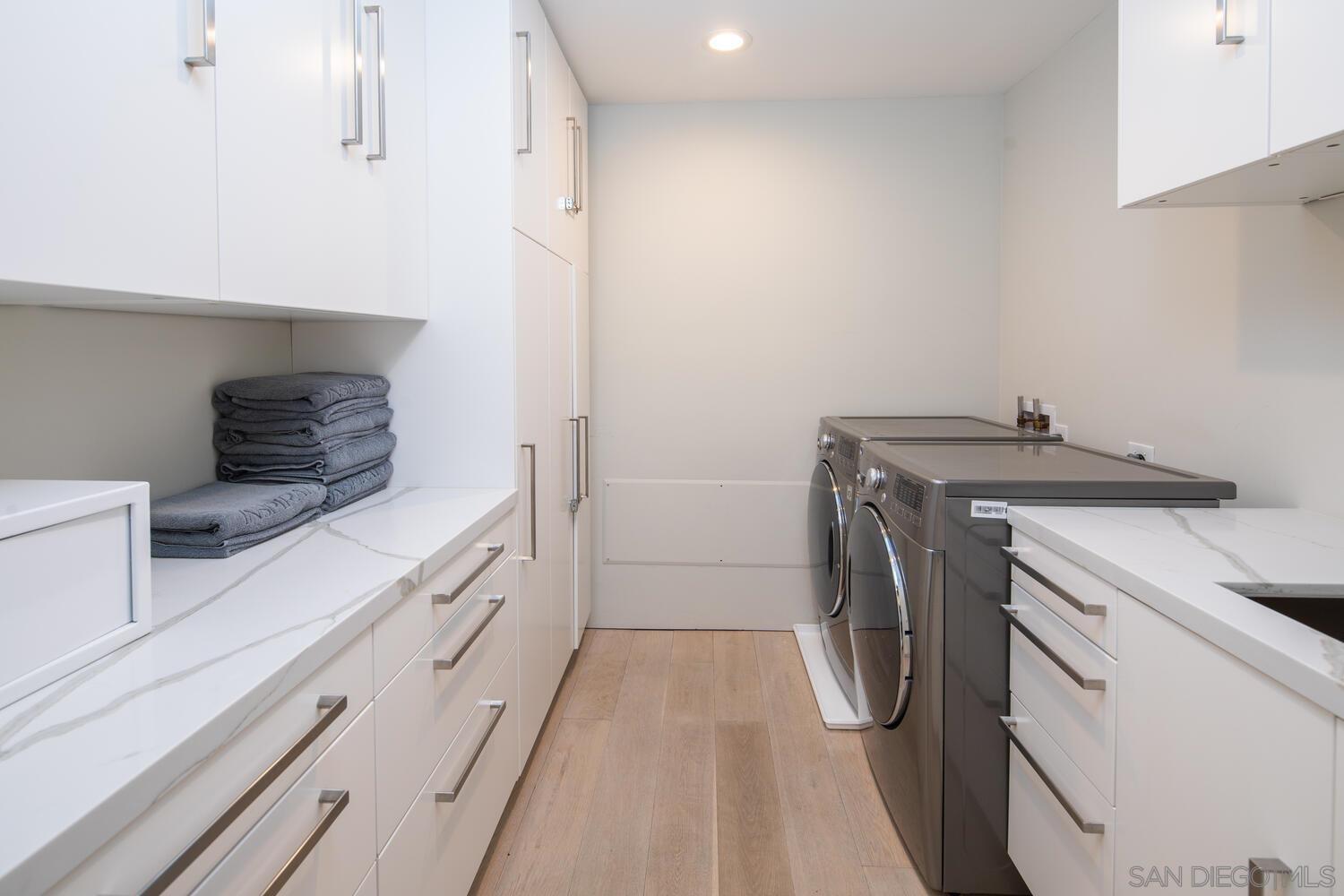 Detail Gallery Image 27 of 29 For 7502  Hillside Dr, La Jolla,  CA 92037 - 4 Beds | 3/1 Baths