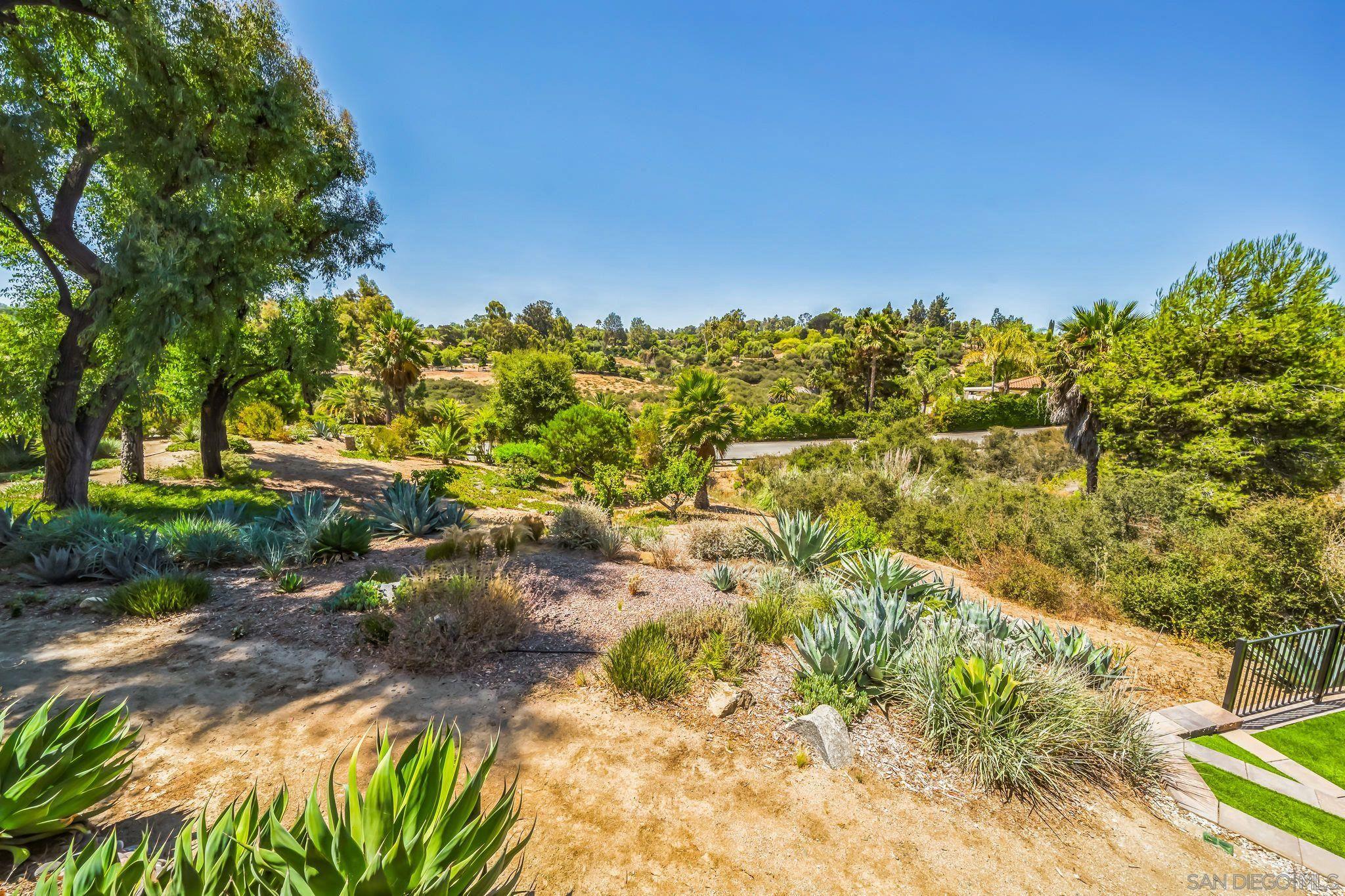 Detail Gallery Image 4 of 47 For 17335  via Del Bravo, Rancho Santa Fe,  CA 92067 - 4 Beds | 2/1 Baths