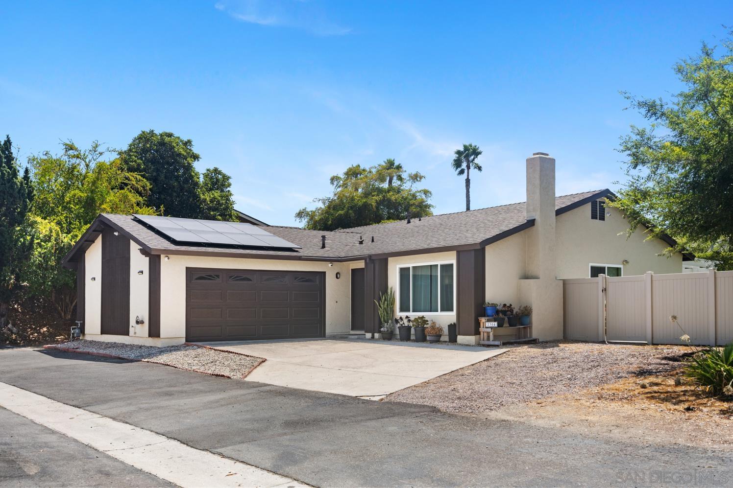 Detail Gallery Image 1 of 1 For 2304  Meadowridge Pl, Spring Valley,  CA 91977 - 3 Beds | 2 Baths