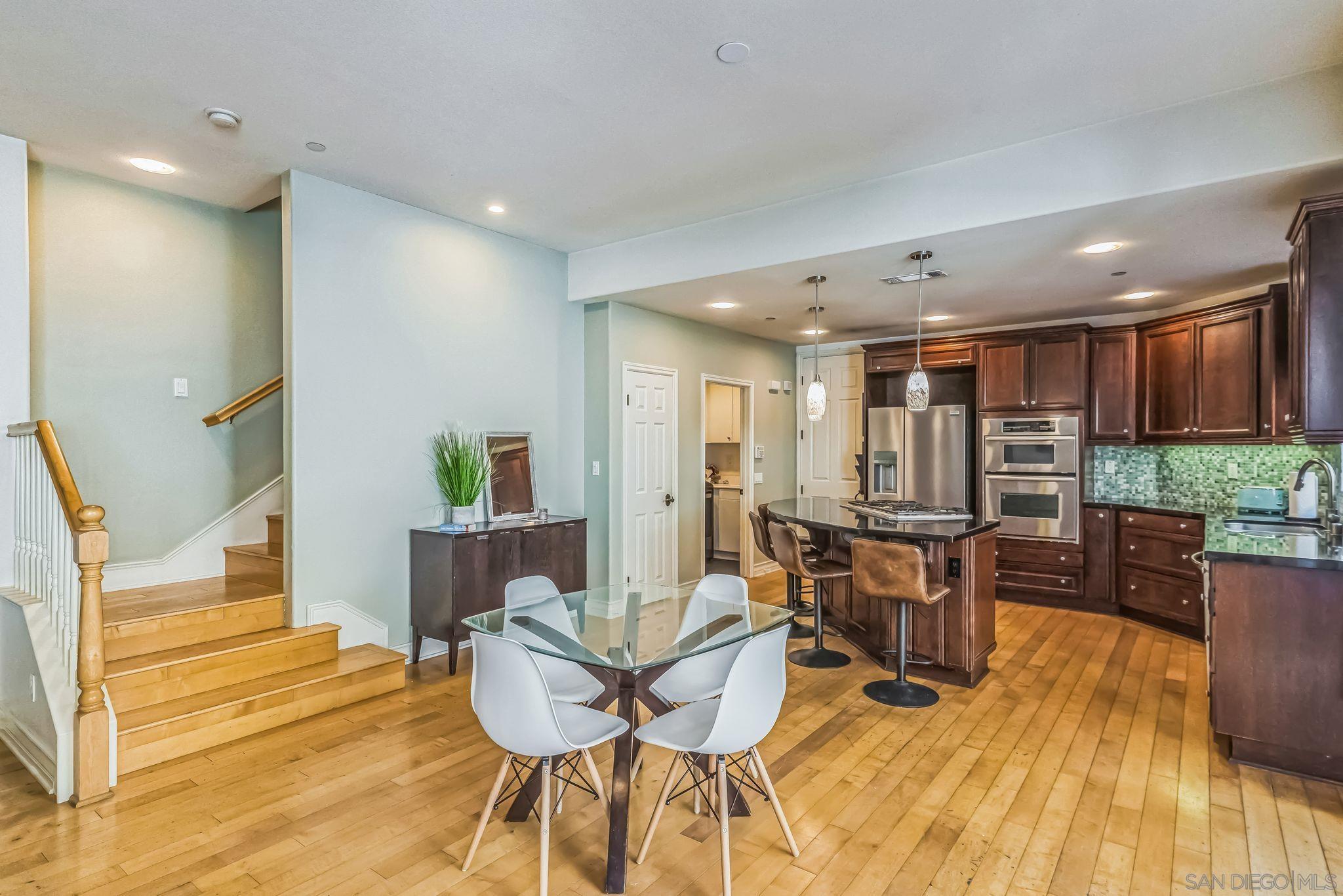 Detail Gallery Image 3 of 28 For 505 N Cedros, Solana Beach,  CA 92075 - 4 Beds | 3 Baths