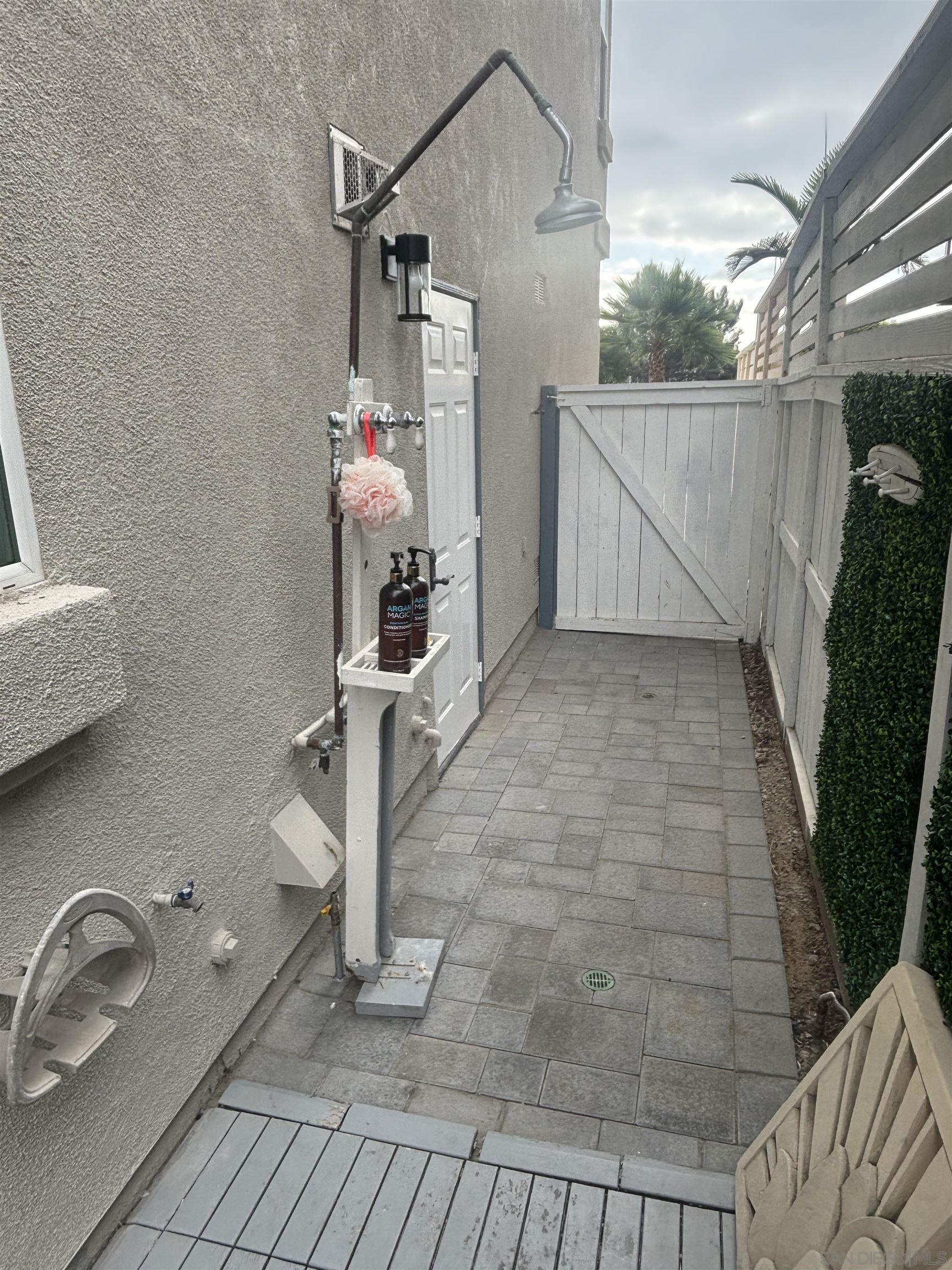 Detail Gallery Image 22 of 28 For 505 N Cedros, Solana Beach,  CA 92075 - 4 Beds | 3 Baths