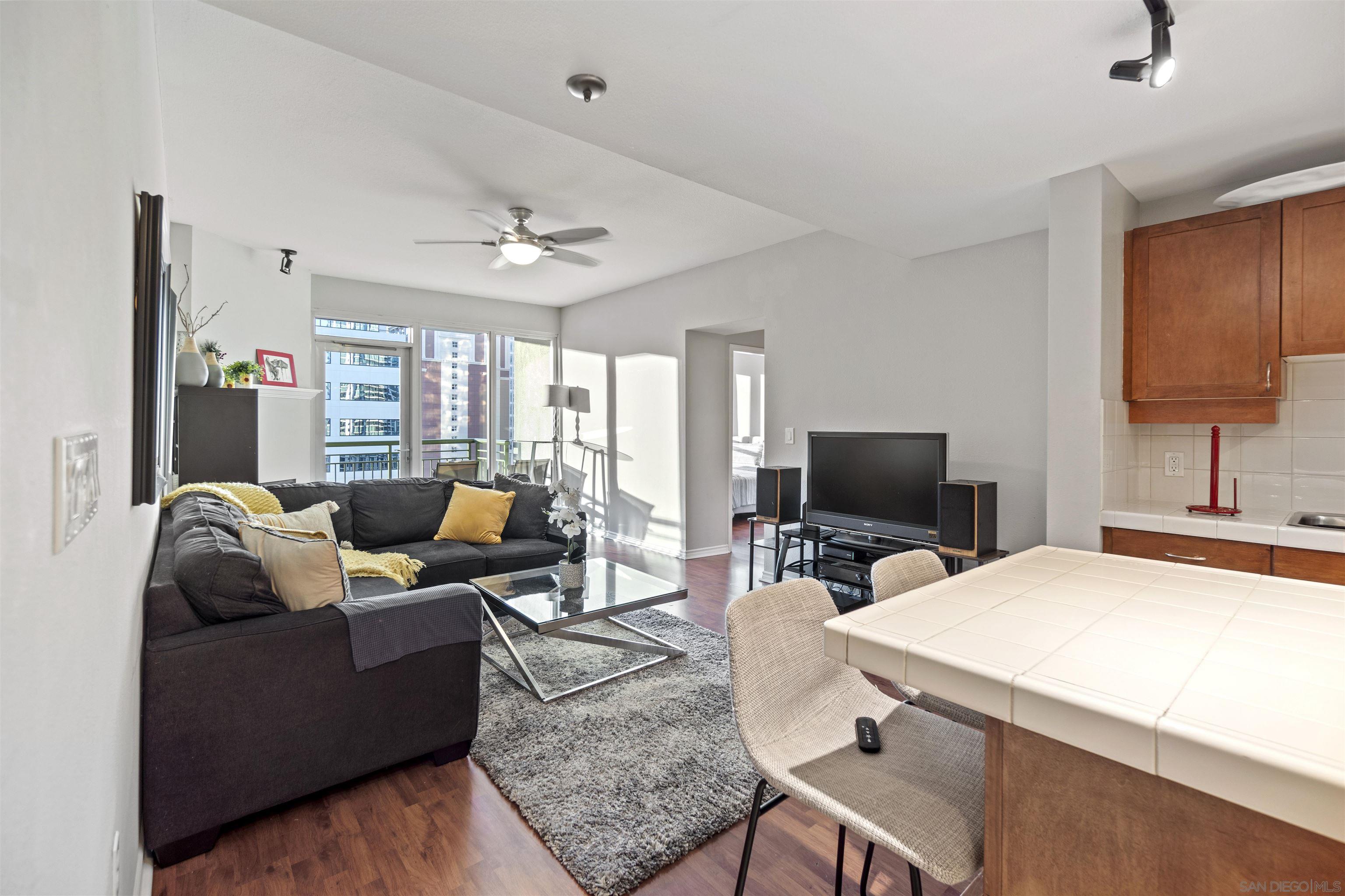 Detail Gallery Image 2 of 30 For 1240  India St  1304, San Diego,  CA 92101 - 1 Beds | 1 Baths