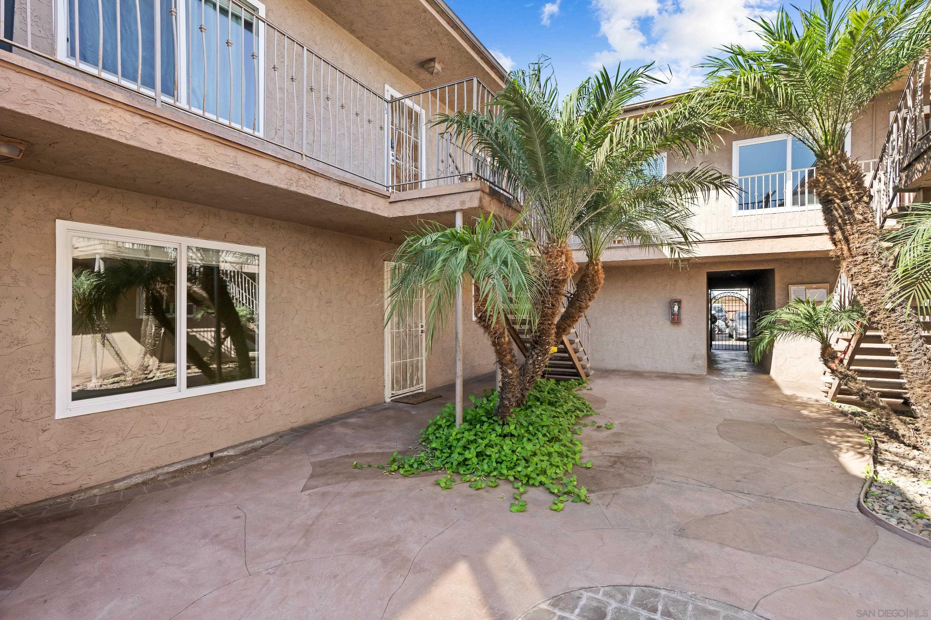 Detail Gallery Image 1 of 1 For 1472  Iris Ave  #5,  Imperial Beach,  CA 91932 - 2 Beds | 1 Baths