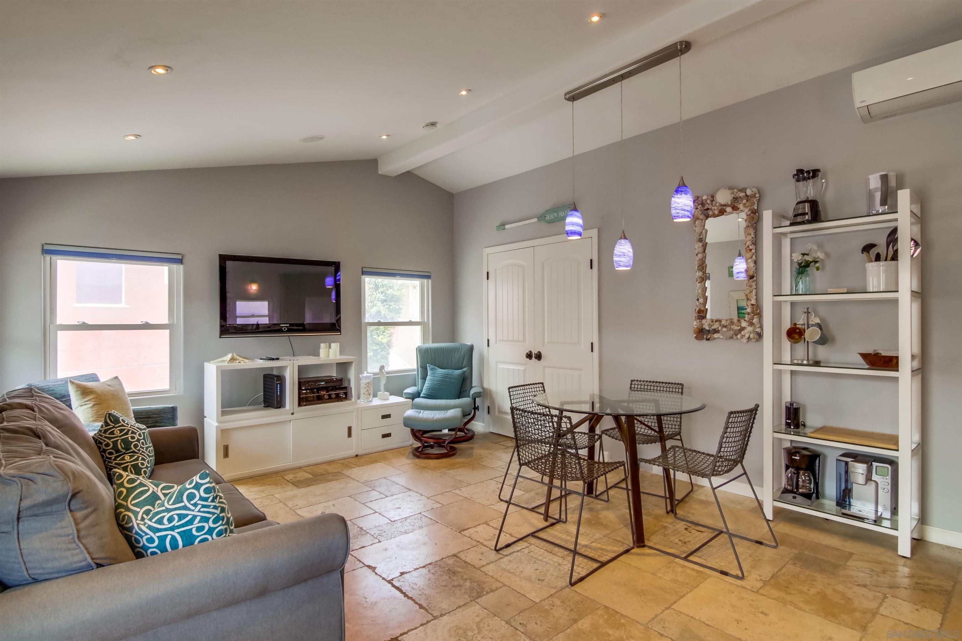 Detail Gallery Image 5 of 13 For 2715  Strand Way, San Diego,  CA 92109 - 1 Beds | 1 Baths