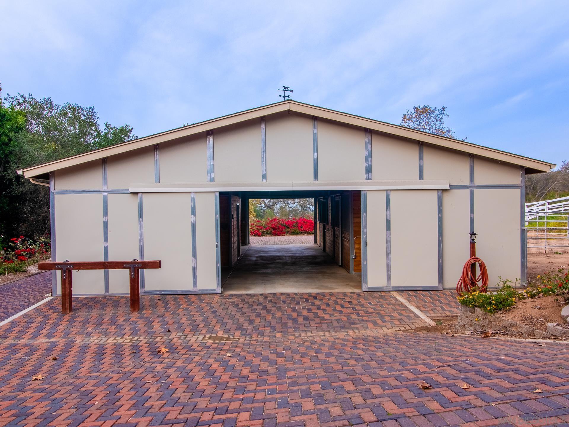 Detail Gallery Image 1 of 1 For 5  Rolling View Lane, Fallbrook,  CA 92028 - 5 Beds | 5/1 Baths