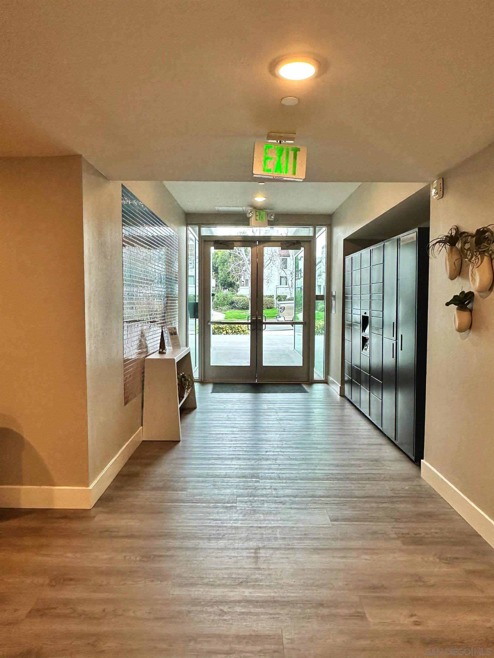 Detail Gallery Image 11 of 13 For 3909  Voltaire St  110, San Diego,  CA 92107 - 1 Beds | 1 Baths