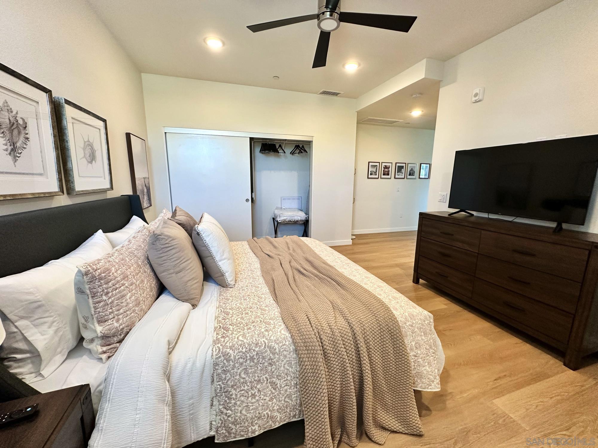 Detail Gallery Image 6 of 13 For 3909  Voltaire St  110, San Diego,  CA 92107 - 1 Beds | 1 Baths