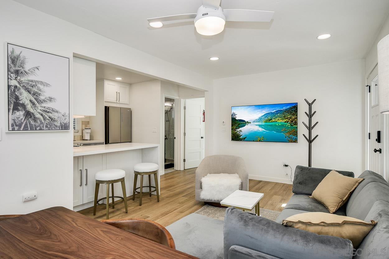 Detail Gallery Image 14 of 48 For 805  Dover Ct, San Diego,  CA 92109 - 2 Beds | 1 Baths