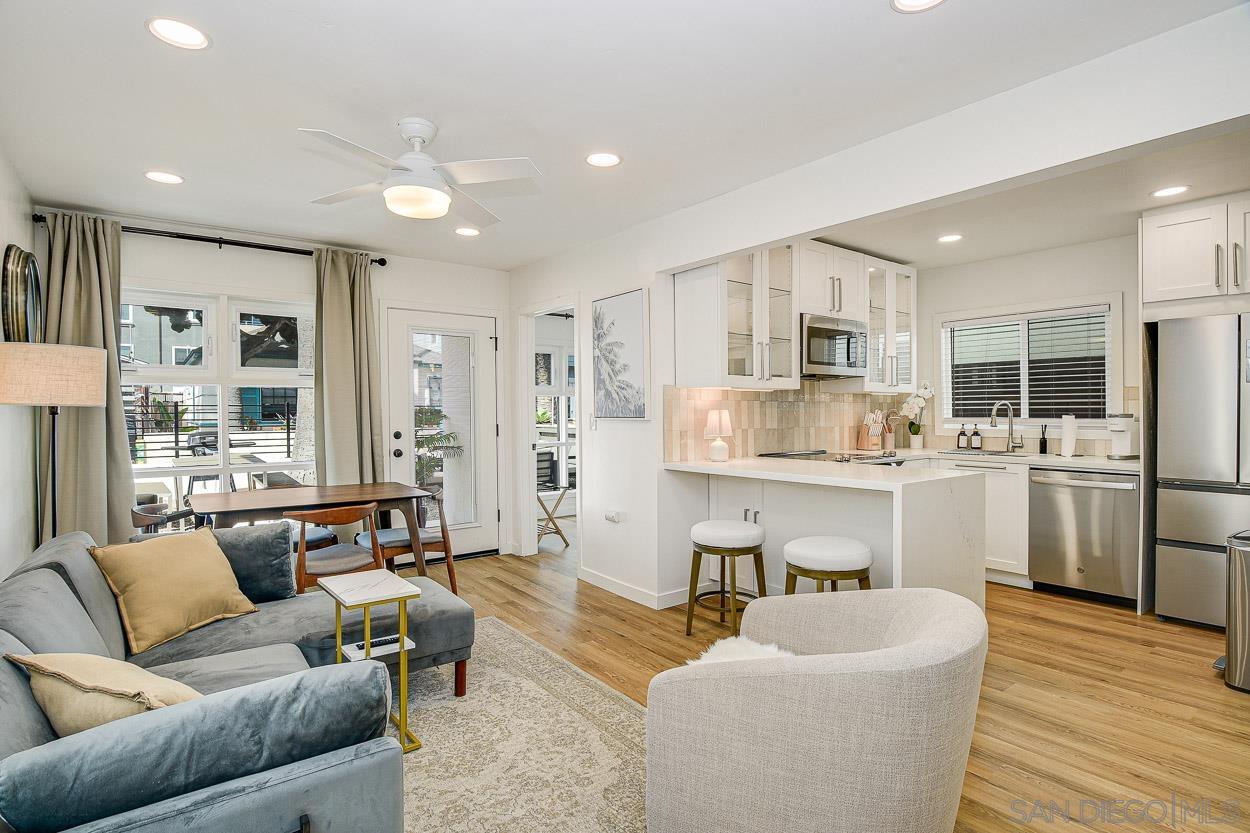 Detail Gallery Image 9 of 48 For 805  Dover Ct, San Diego,  CA 92109 - 2 Beds | 1 Baths