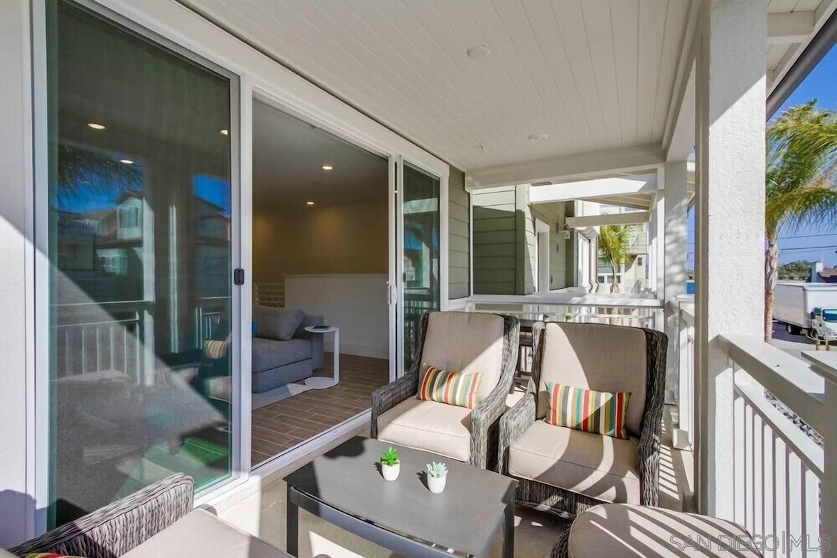 Detail Gallery Image 17 of 48 For 834  Santa Barbara Pl, San Diego,  CA 92109 - 3 Beds | 3 Baths