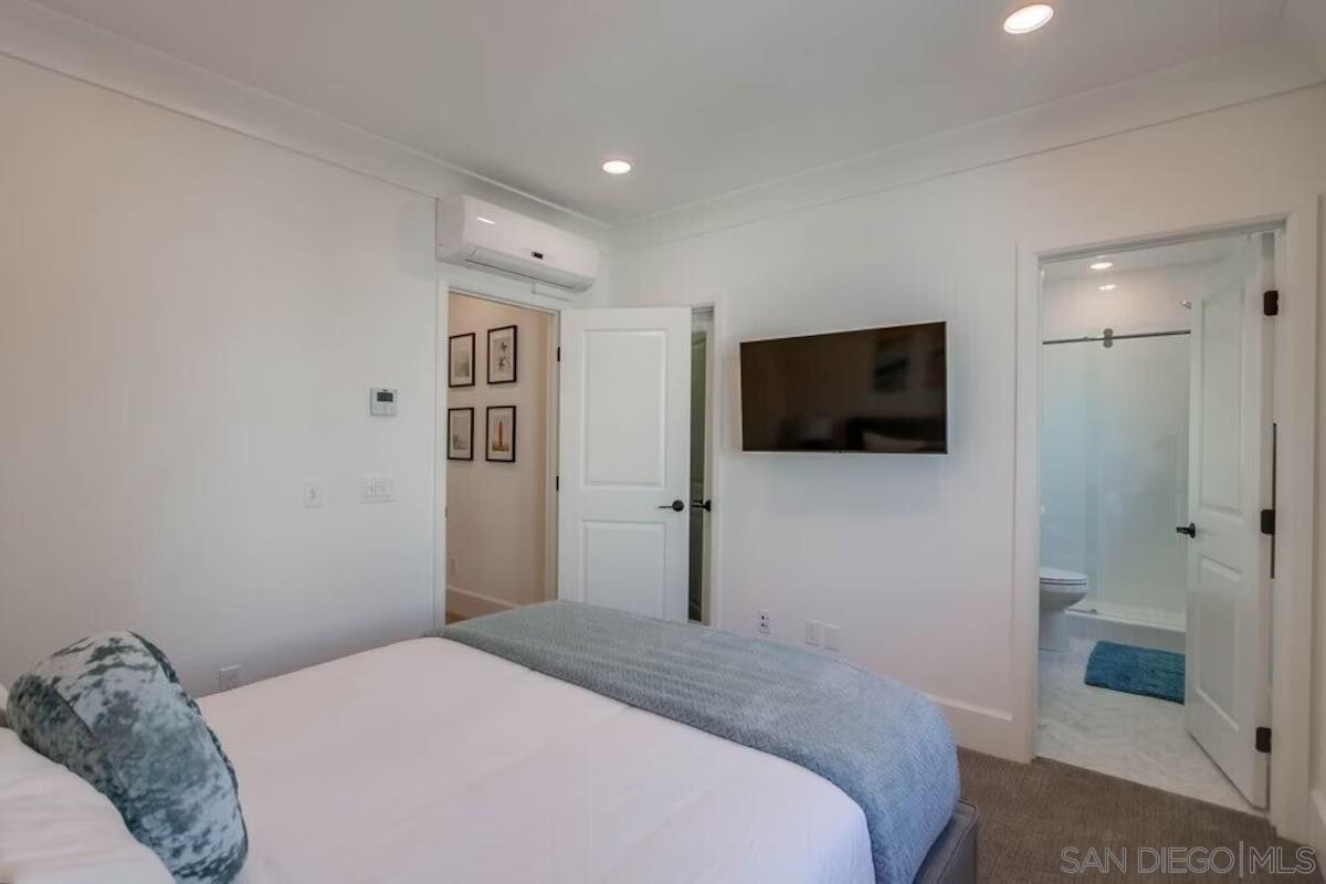 Detail Gallery Image 29 of 48 For 834  Santa Barbara Pl, San Diego,  CA 92109 - 3 Beds | 3 Baths