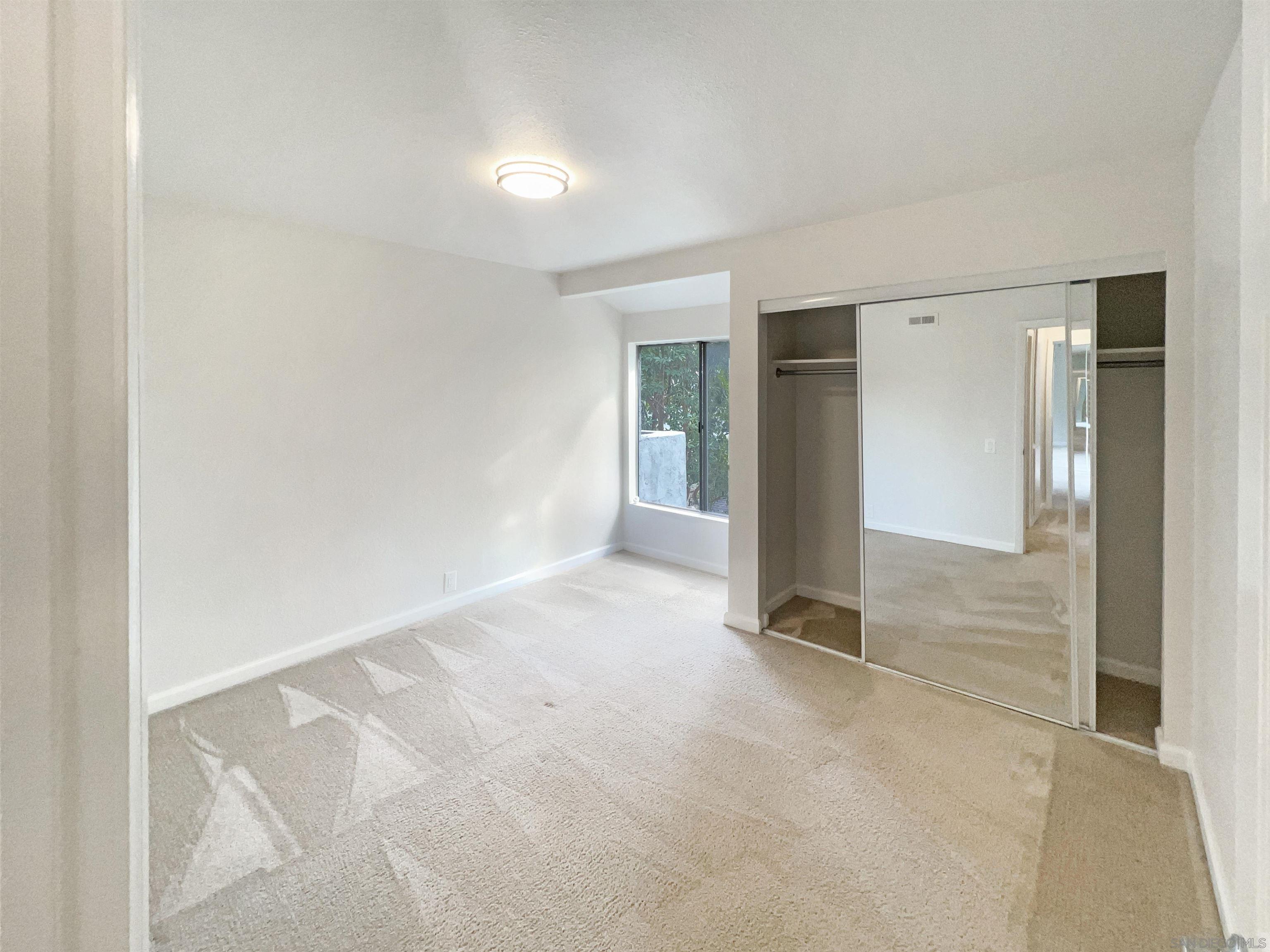 Detail Gallery Image 15 of 17 For 10889  Lamentin Ct, San Diego,  CA 92124 - 3 Beds | 2/1 Baths