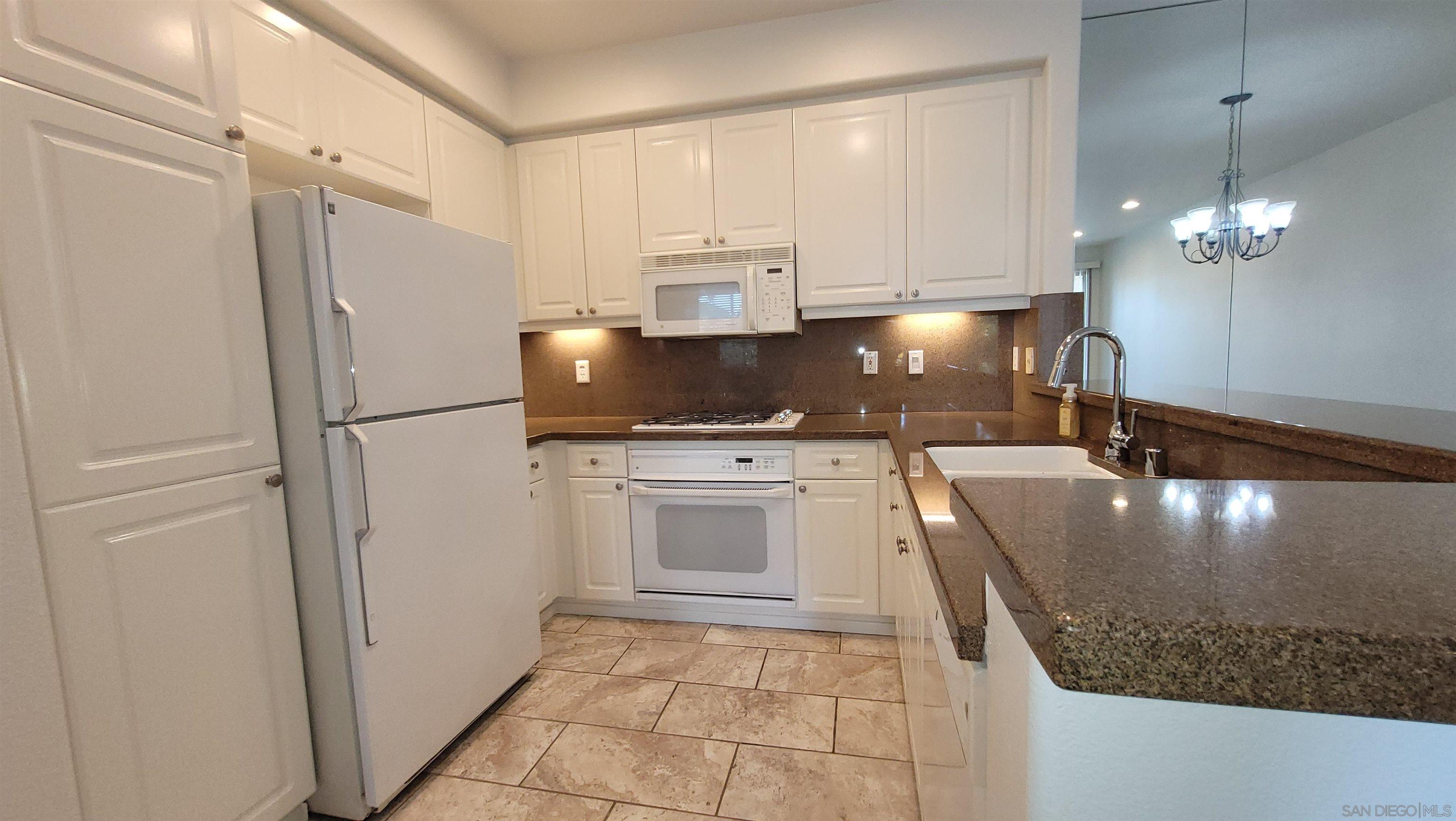 Detail Gallery Image 4 of 8 For 10750  Sabre Hill Dr.  246, San Diego,  CA 92128 - 2 Beds | 2 Baths