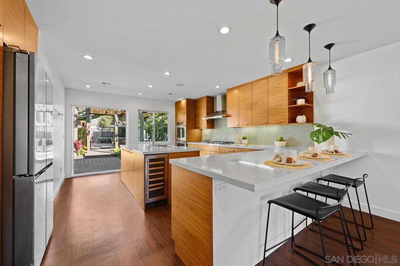 Detail Gallery Image 1 of 1 For 3988  Del Mar Avenue, San Diego,  CA 92107 - 4 Beds | 3 Baths