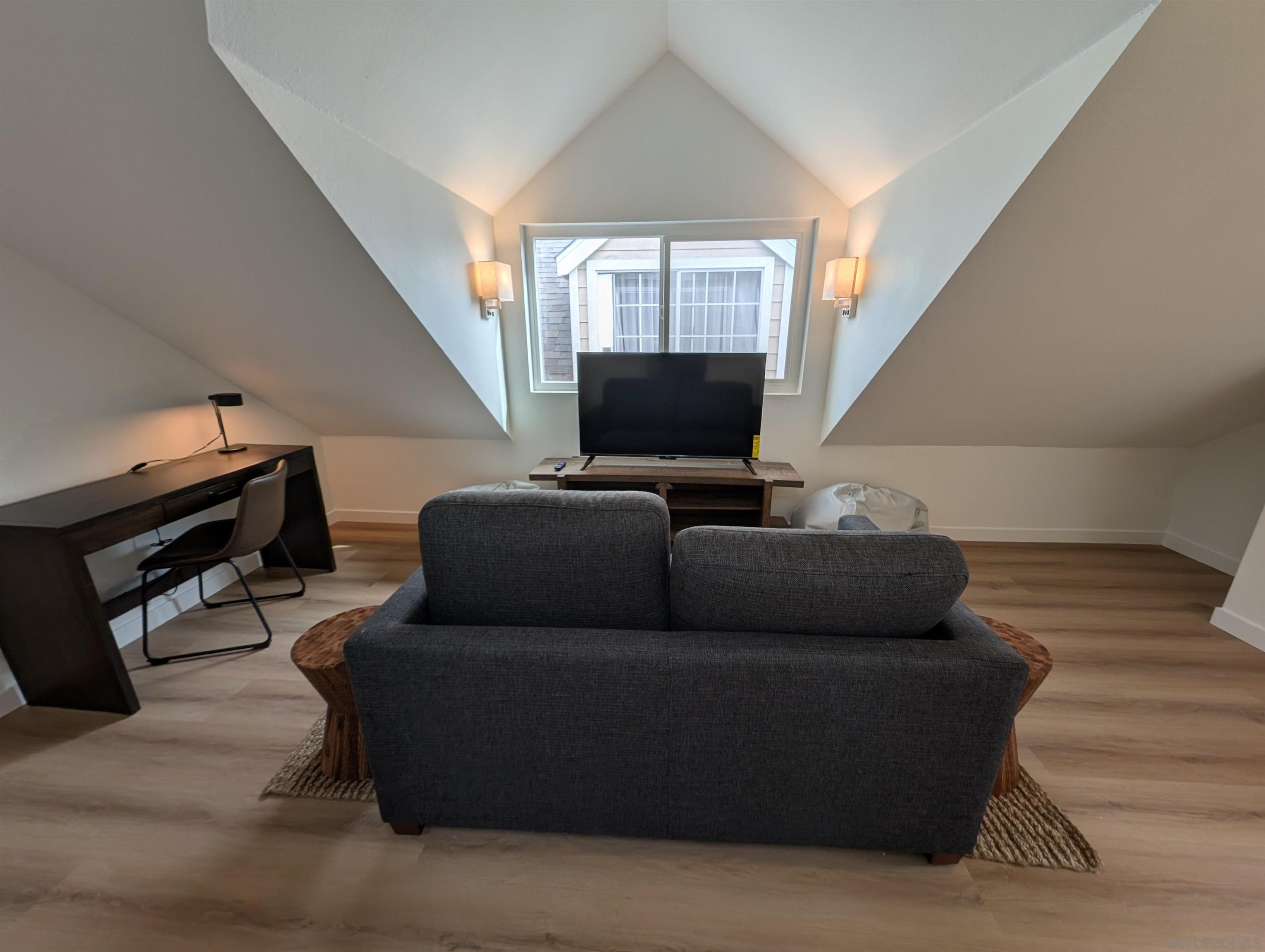 Detail Gallery Image 19 of 32 For 815  Isthmus Ct, San Diego,  CA 92109 - 6 Beds | 3 Baths