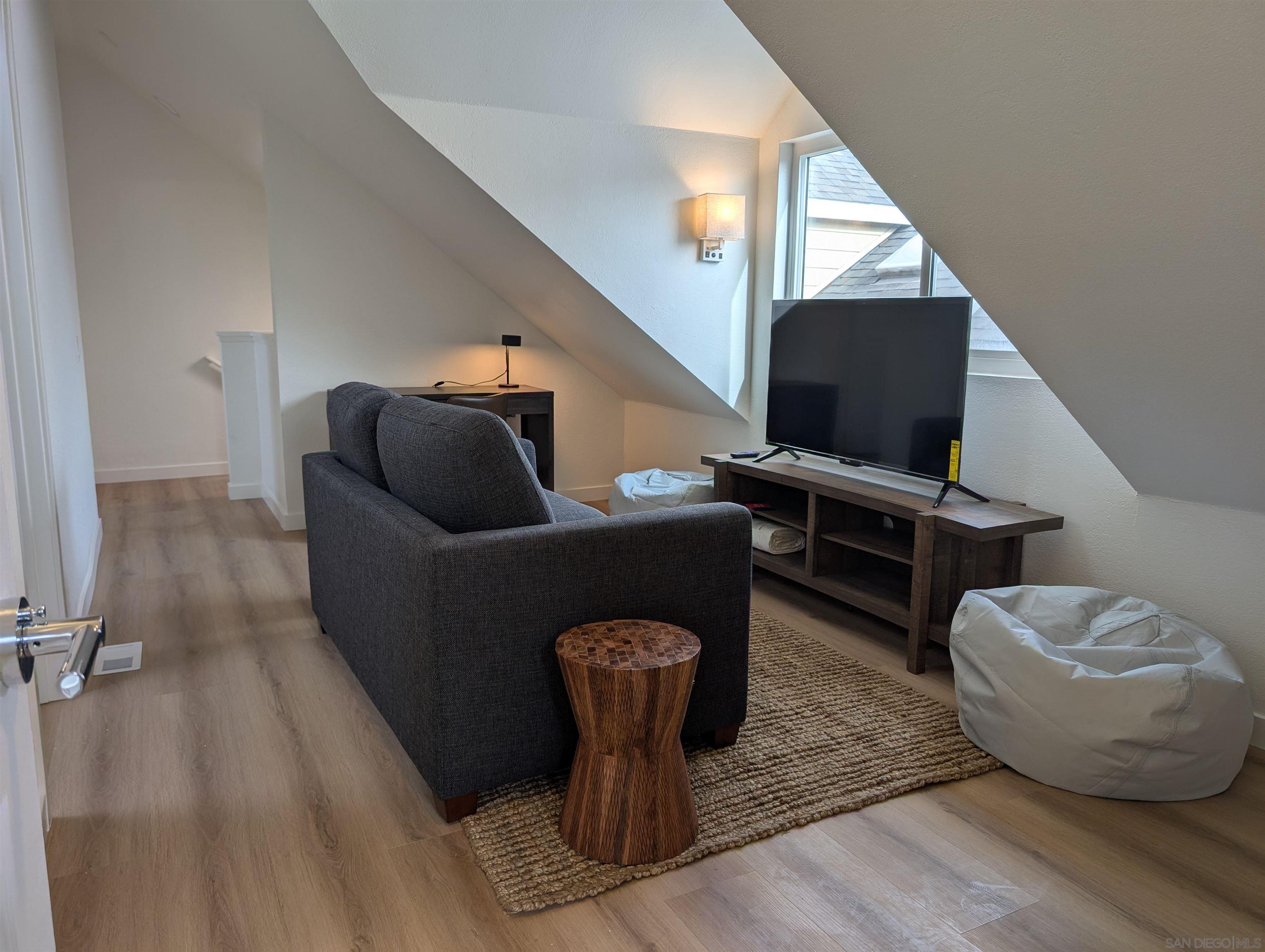 Detail Gallery Image 20 of 32 For 815  Isthmus Ct, San Diego,  CA 92109 - 6 Beds | 3 Baths