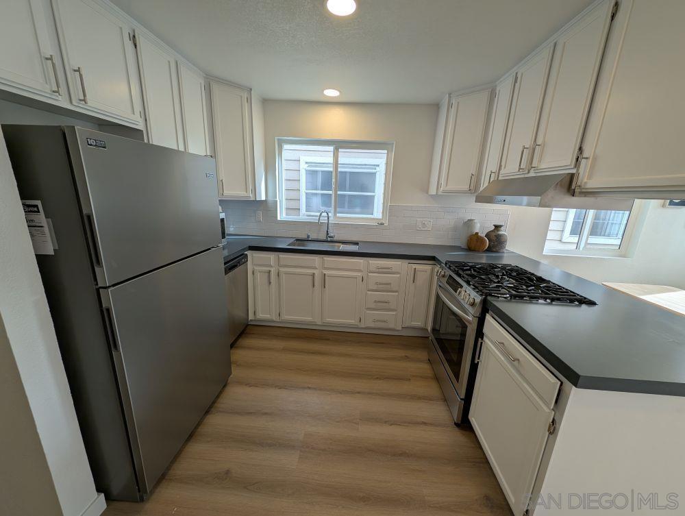 Detail Gallery Image 7 of 32 For 815  Isthmus Ct, San Diego,  CA 92109 - 6 Beds | 3 Baths