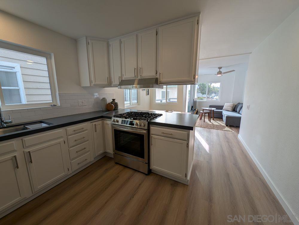 Detail Gallery Image 8 of 32 For 815  Isthmus Ct, San Diego,  CA 92109 - 6 Beds | 3 Baths