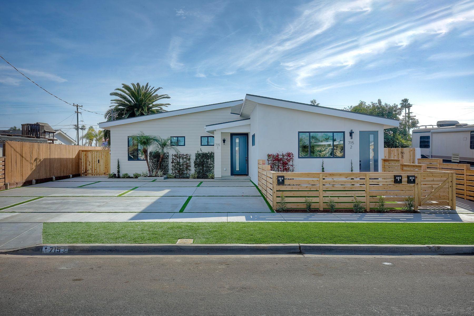 Detail Gallery Image 1 of 1 For 715  Holly Ave, Imperial Beach,  CA 91932 - 5 Beds | 5 Baths