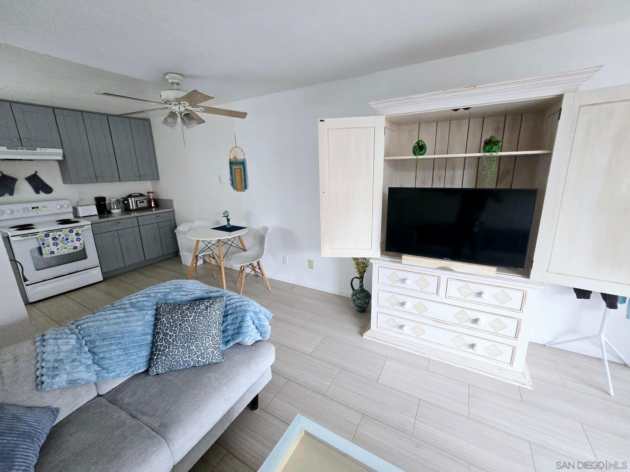 Detail Gallery Image 11 of 23 For 6333  Mount Ada Rd.  168, San Diego,  CA 92111 - 1 Beds | 1 Baths