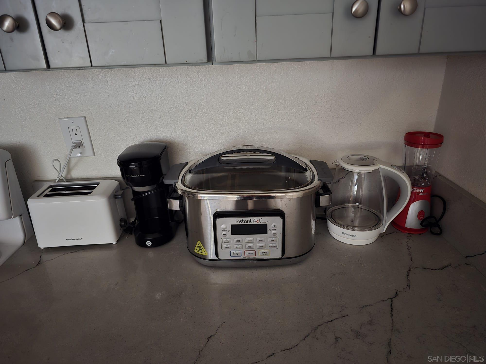 Detail Gallery Image 16 of 23 For 6333  Mount Ada Rd.  168, San Diego,  CA 92111 - 1 Beds | 1 Baths