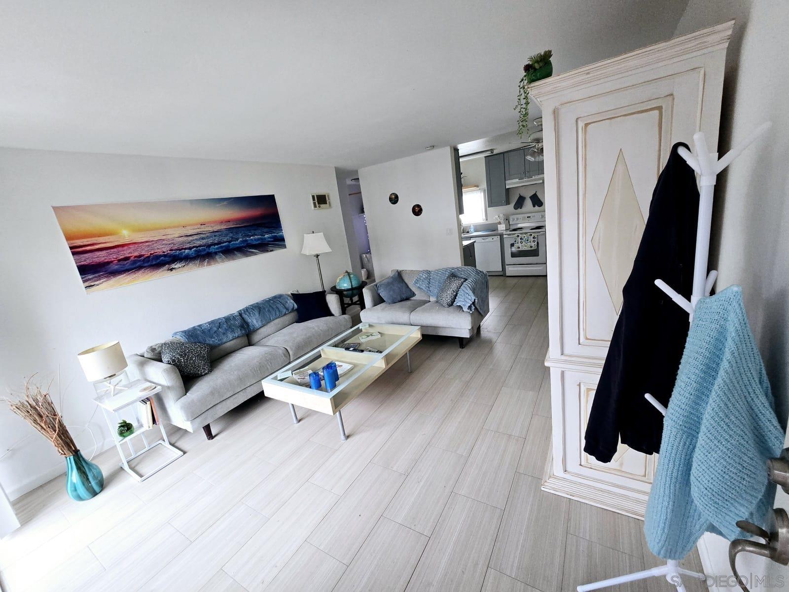 Detail Gallery Image 3 of 23 For 6333  Mount Ada Rd.  168, San Diego,  CA 92111 - 1 Beds | 1 Baths