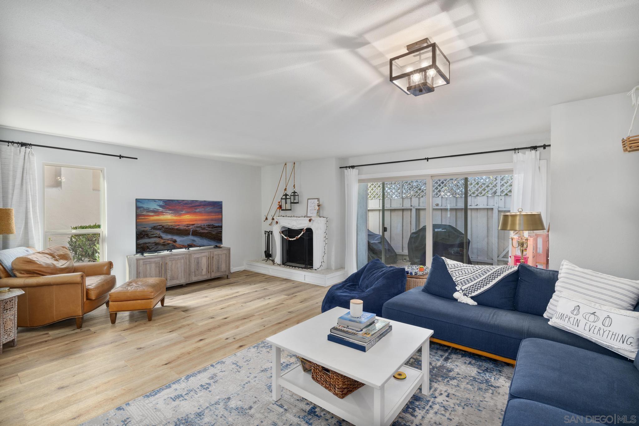 Detail Gallery Image 1 of 1 For 4359  Loma Riviera Court, San Diego,  CA 92110 - 3 Beds | 2/1 Baths