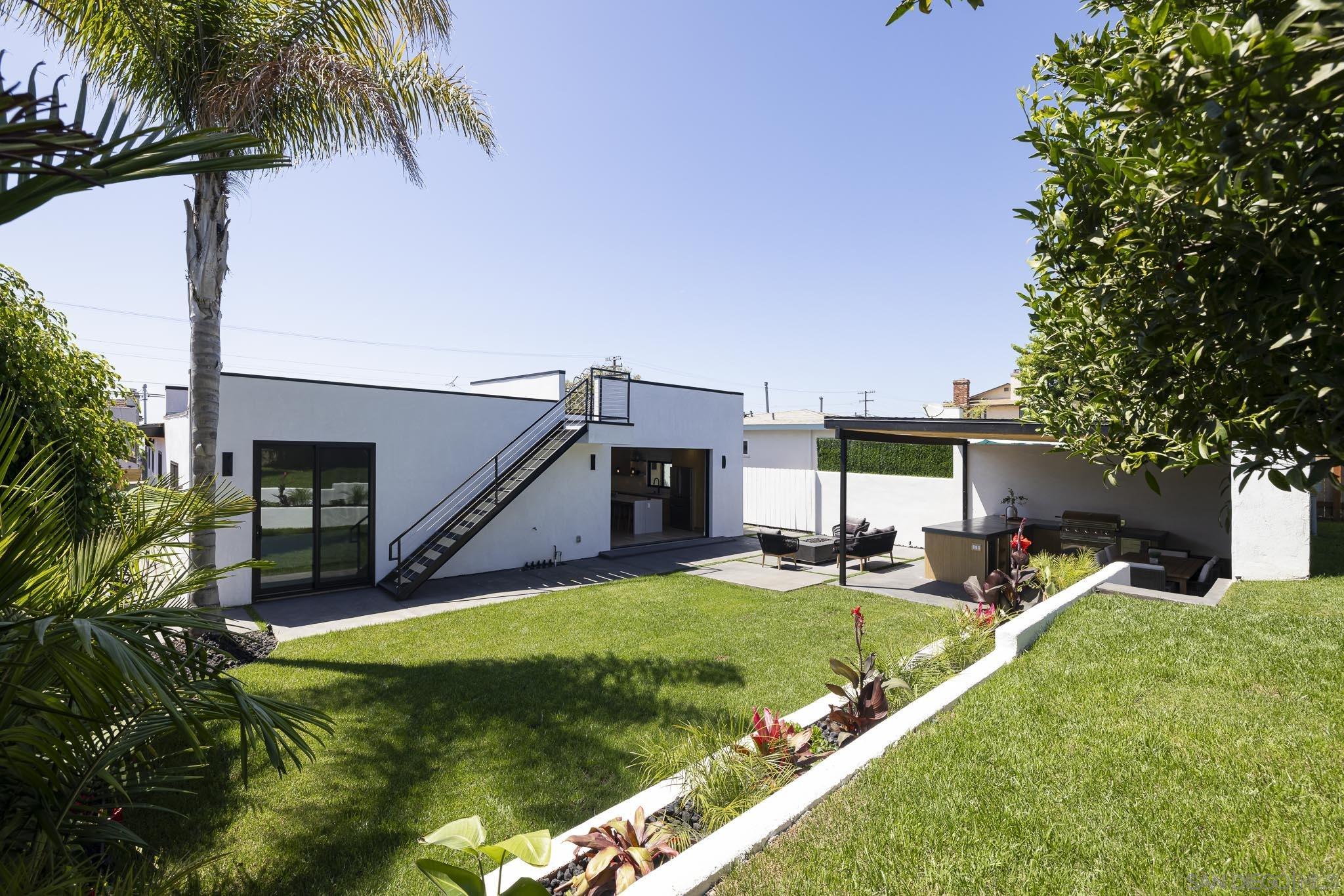 Detail Gallery Image 1 of 1 For 2803  Grandview St, San Diego,  CA 92110 - 3 Beds | 2 Baths