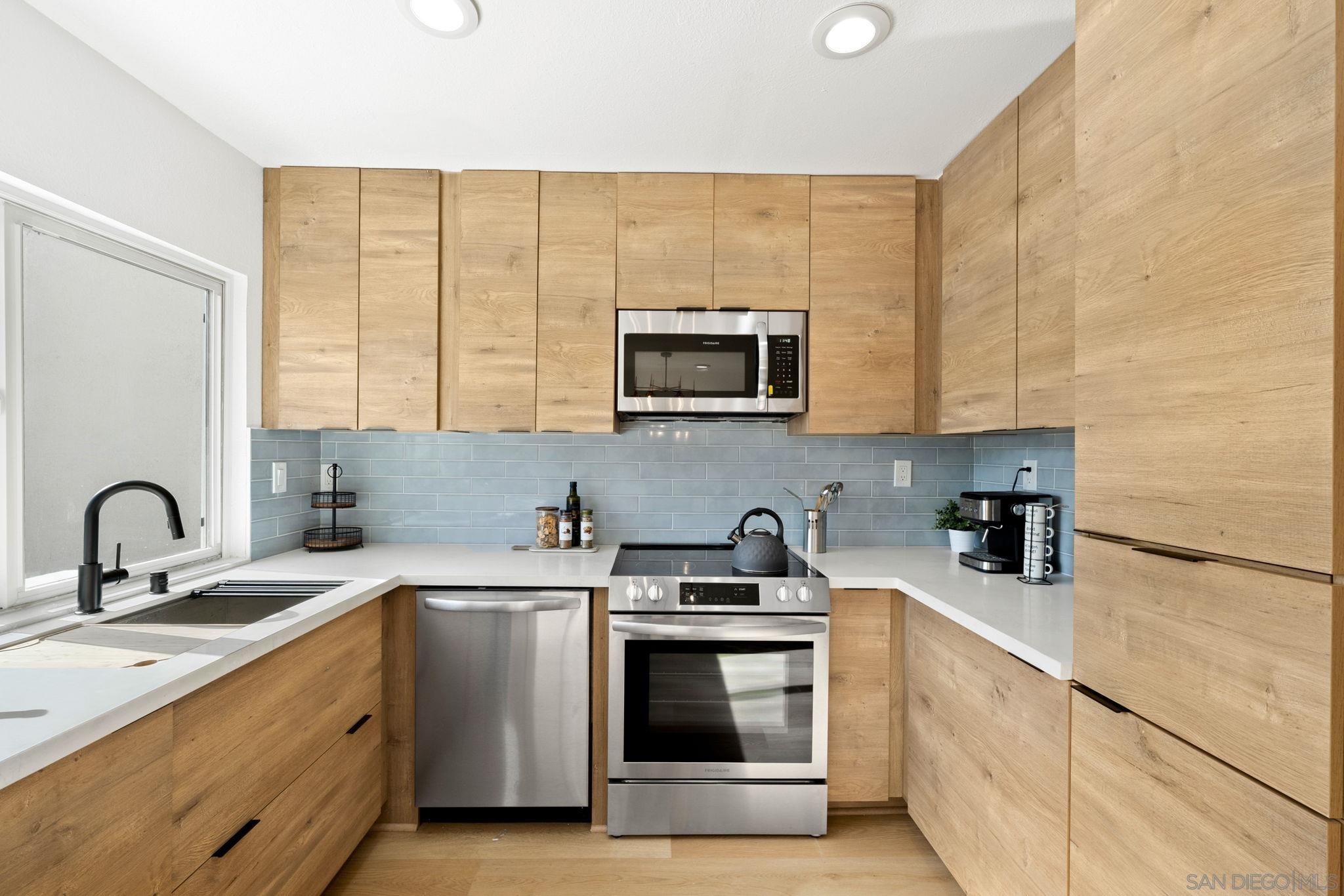 Detail Gallery Image 1 of 1 For 1317  Caminito Gabaldon  #F,  San Diego,  CA 92108 - 2 Beds | 1/1 Baths