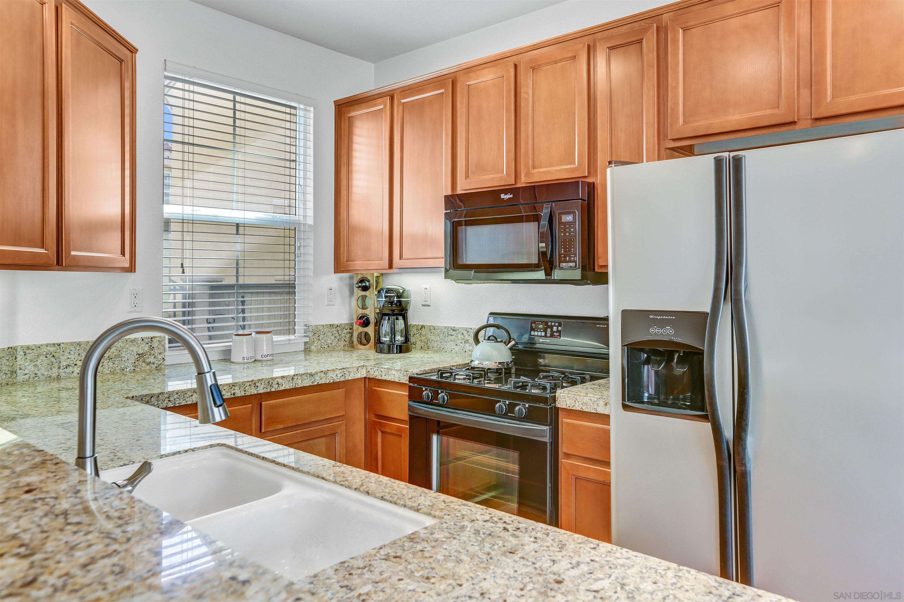 Detail Gallery Image 12 of 36 For 1449  Caminito Sardinia  2, Chula Vista,  CA 91915 - 3 Beds | 2/1 Baths