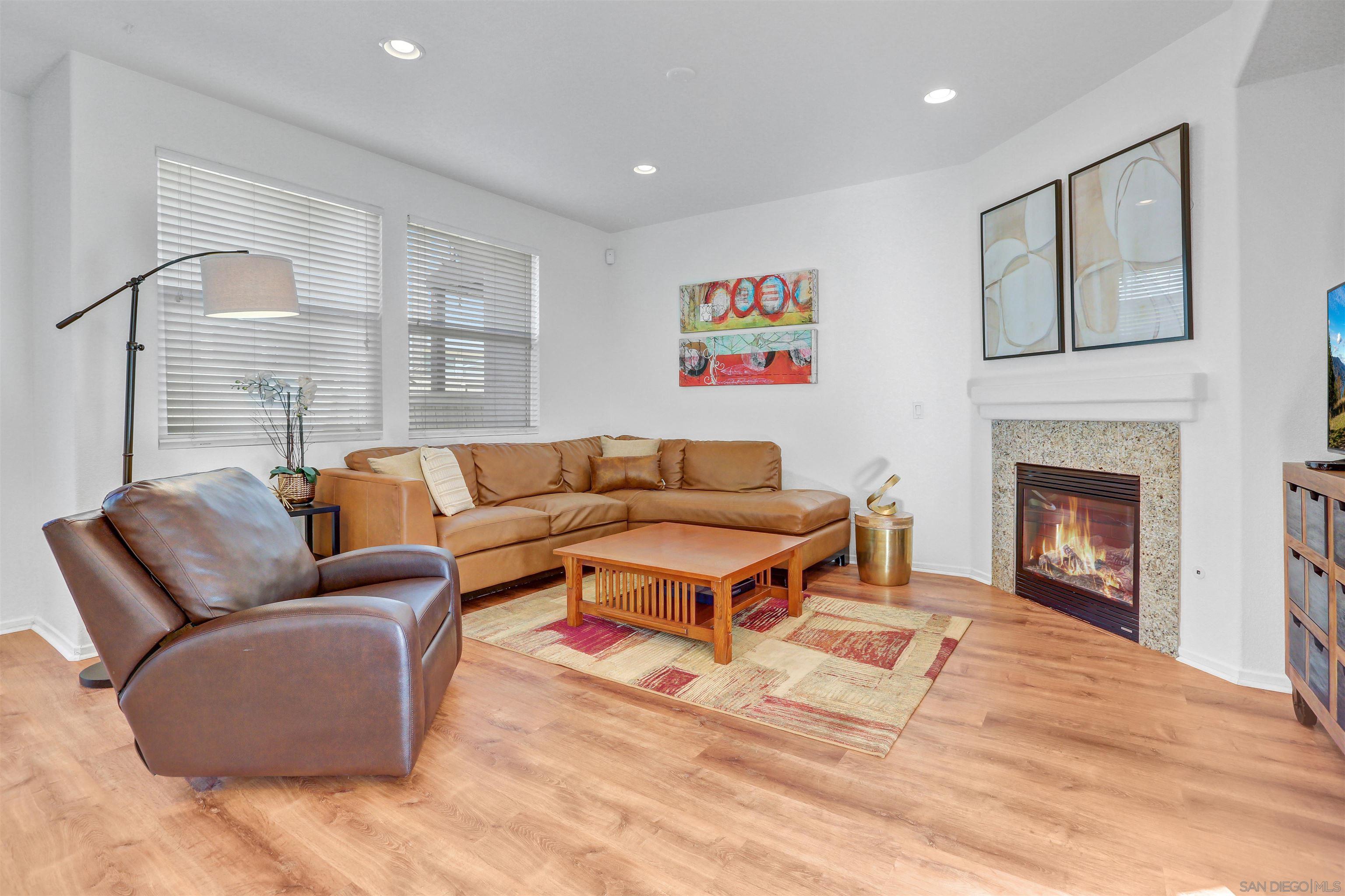 Detail Gallery Image 4 of 36 For 1449  Caminito Sardinia  2, Chula Vista,  CA 91915 - 3 Beds | 2/1 Baths