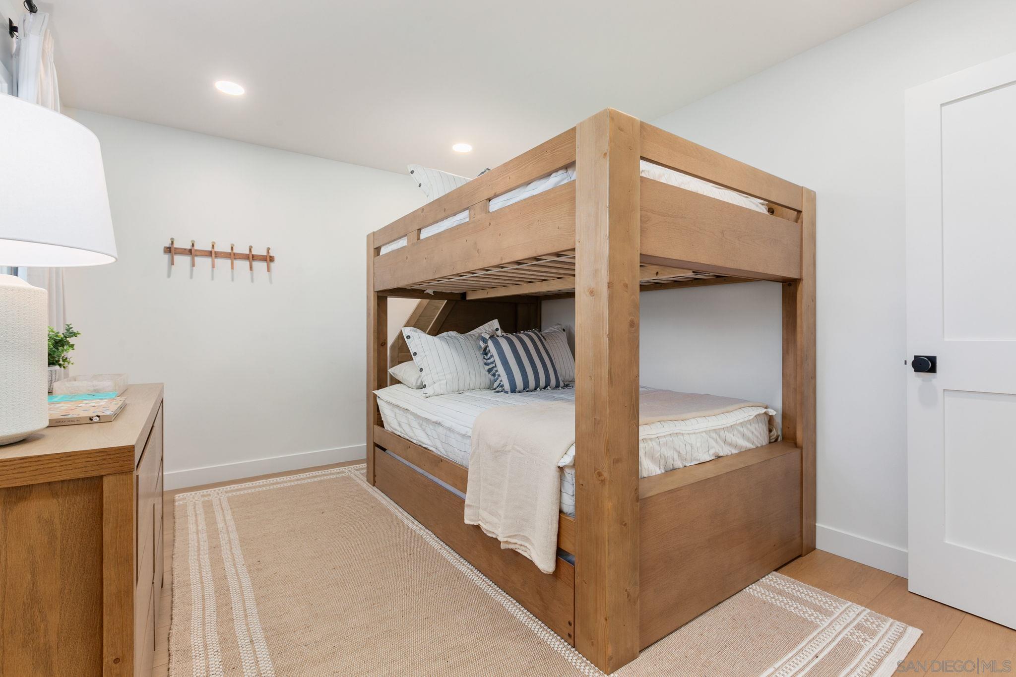 Detail Gallery Image 17 of 44 For 210  a Street  2, Encinitas,  CA 92024 - 2 Beds | 1 Baths