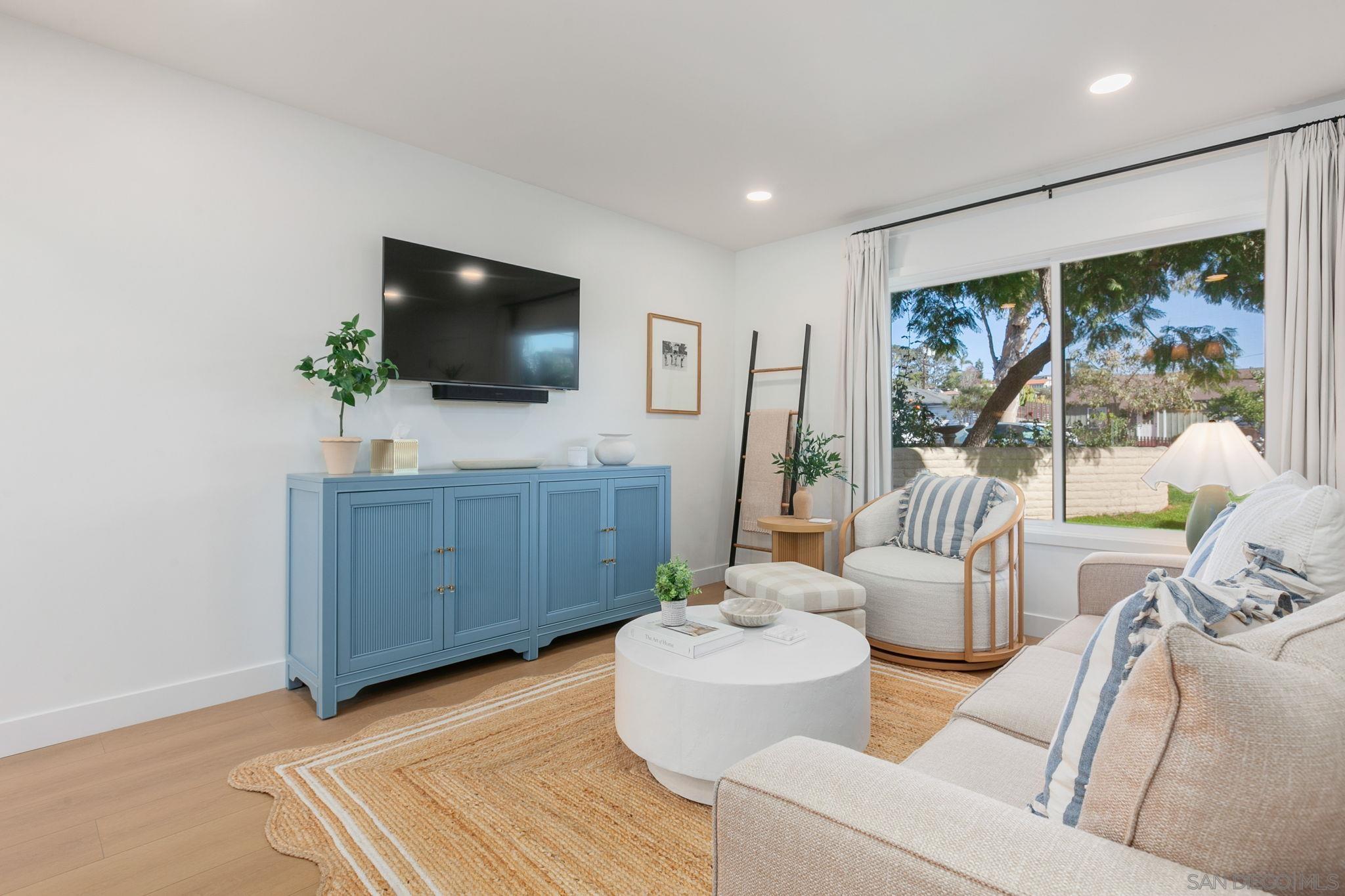 Detail Gallery Image 3 of 44 For 210  a Street  2, Encinitas,  CA 92024 - 2 Beds | 1 Baths