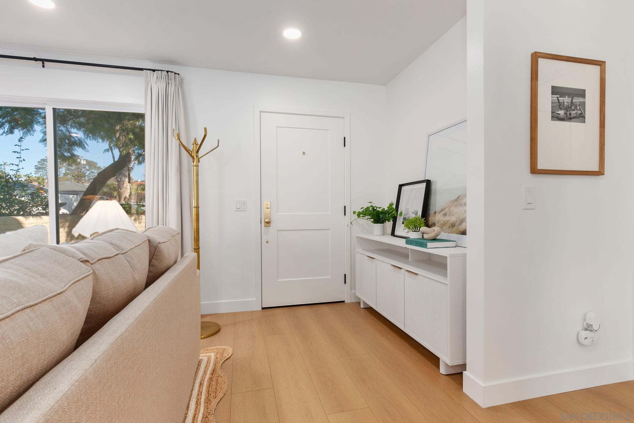 Detail Gallery Image 6 of 44 For 210  a Street  2, Encinitas,  CA 92024 - 2 Beds | 1 Baths