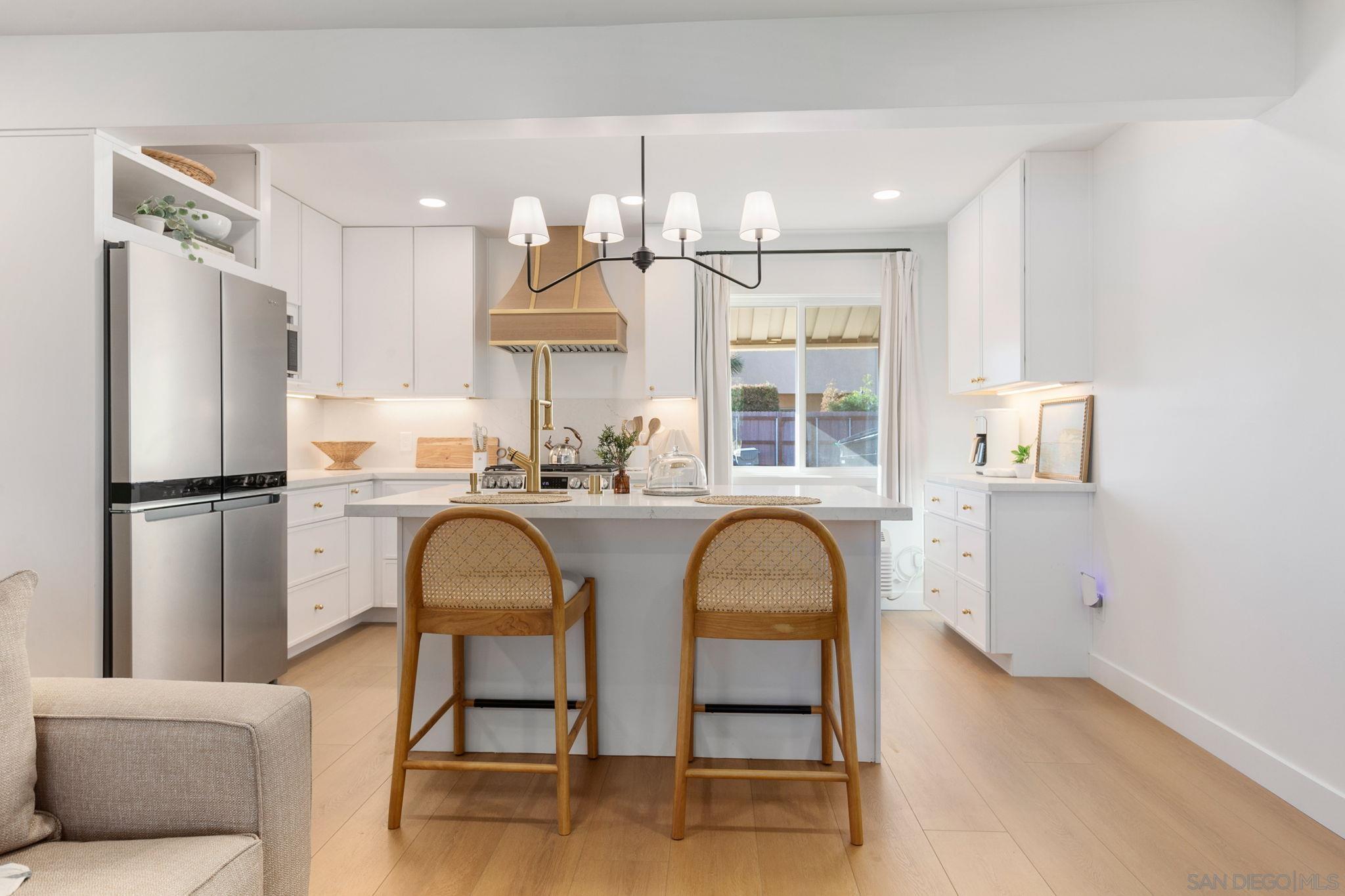 Detail Gallery Image 9 of 44 For 210  a Street  2, Encinitas,  CA 92024 - 2 Beds | 1 Baths