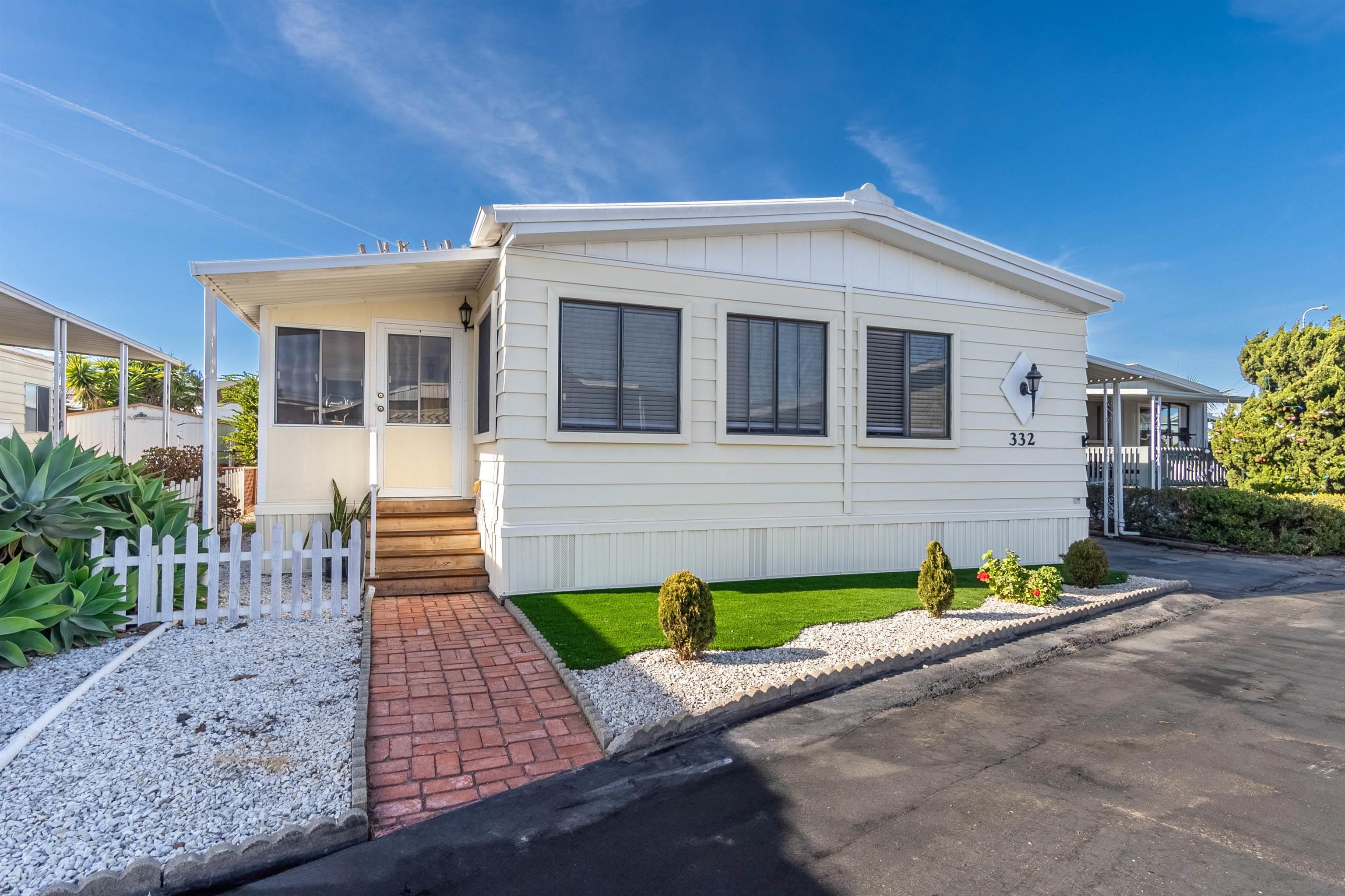 Detail Gallery Image 1 of 1 For 6460  Convoy Ct  332, San Diego,  CA 92117 - 4 Beds | 2 Baths