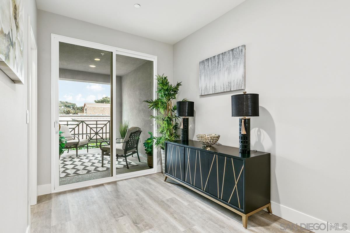 Detail Gallery Image 8 of 38 For , Carlsbad,  CA 92008 - 4 Beds | 3/1 Baths