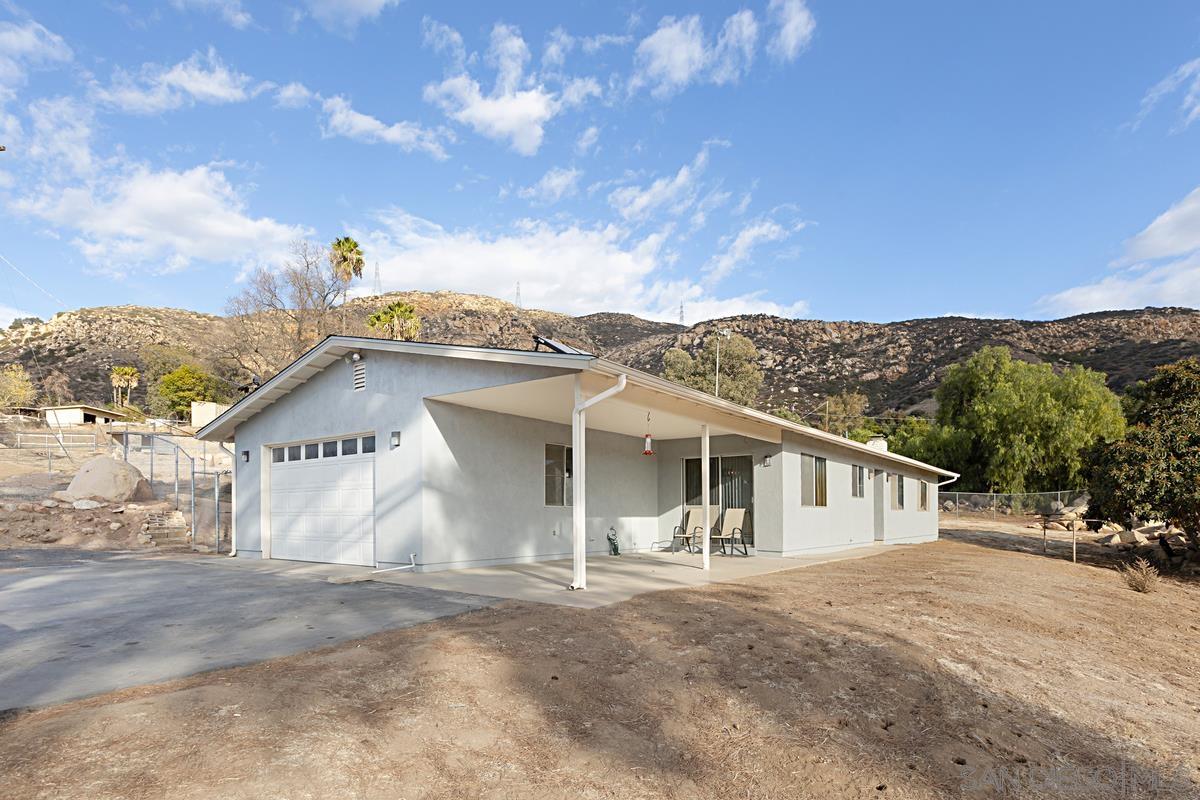 Detail Gallery Image 1 of 1 For 11367  Topo Lane, Lakeside,  CA 92040 - 3 Beds | 2 Baths