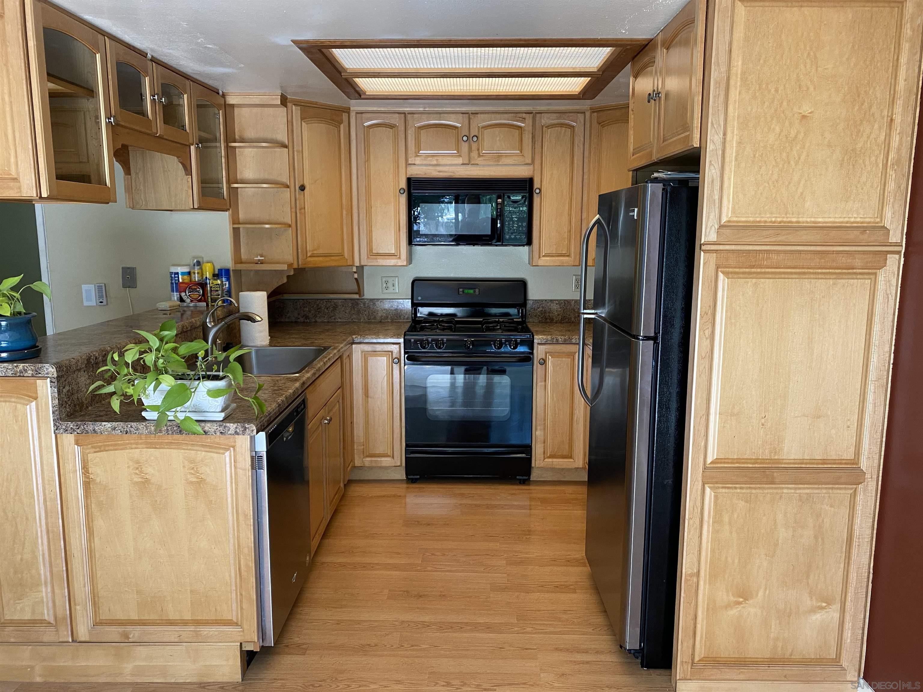 Front Image Thumbnail for SD250001020